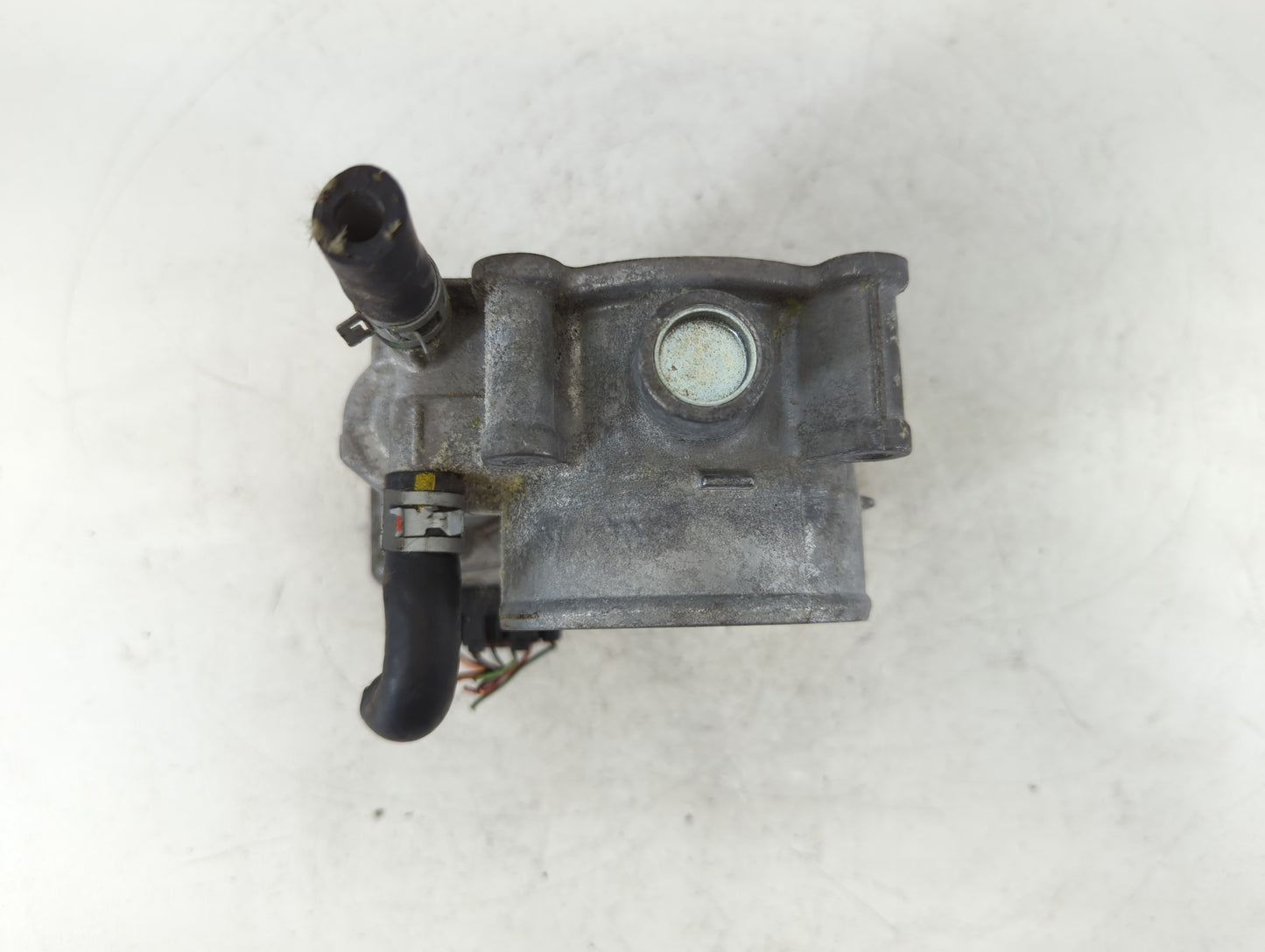 2017-2022 Toyota Highlander Throttle Body P/N:22030-0P060 Fits Fits 2016 2017 2018 2019 2020 2021 2022 OEM Used Auto Parts -