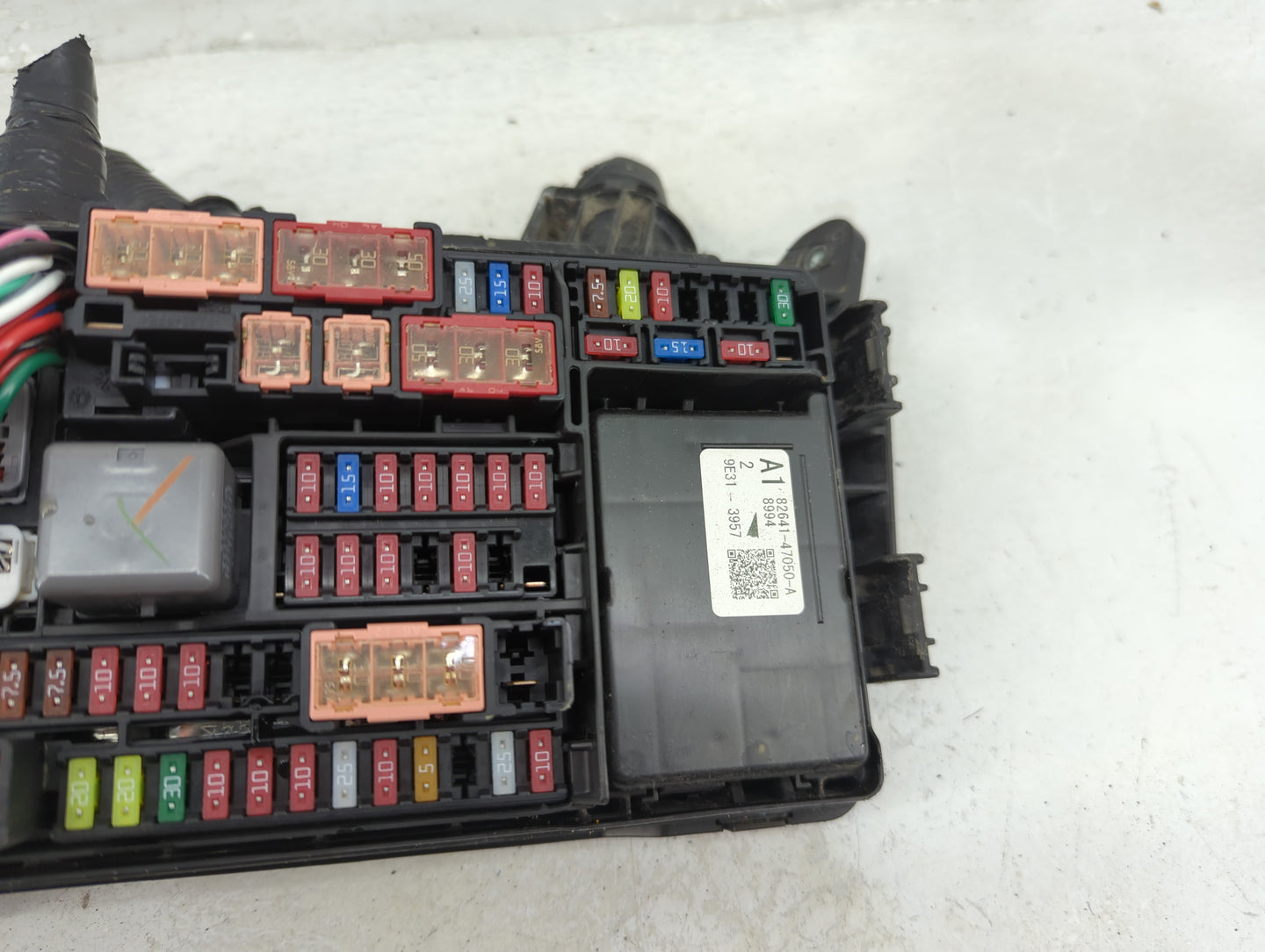 2017-2022 Toyota Prius Fusebox Fuse Box Panel Relay Module P/N:82641-47050-A Fits Fits 2017 2018 2019 2020 2021 2022 OEM Use