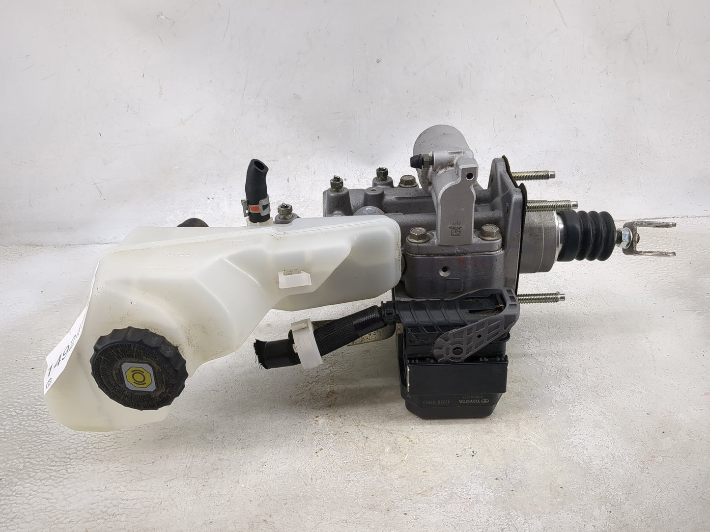 2016-2018 Toyota Prius Power Brake Booster Oem - Oemusedautoparts1.com