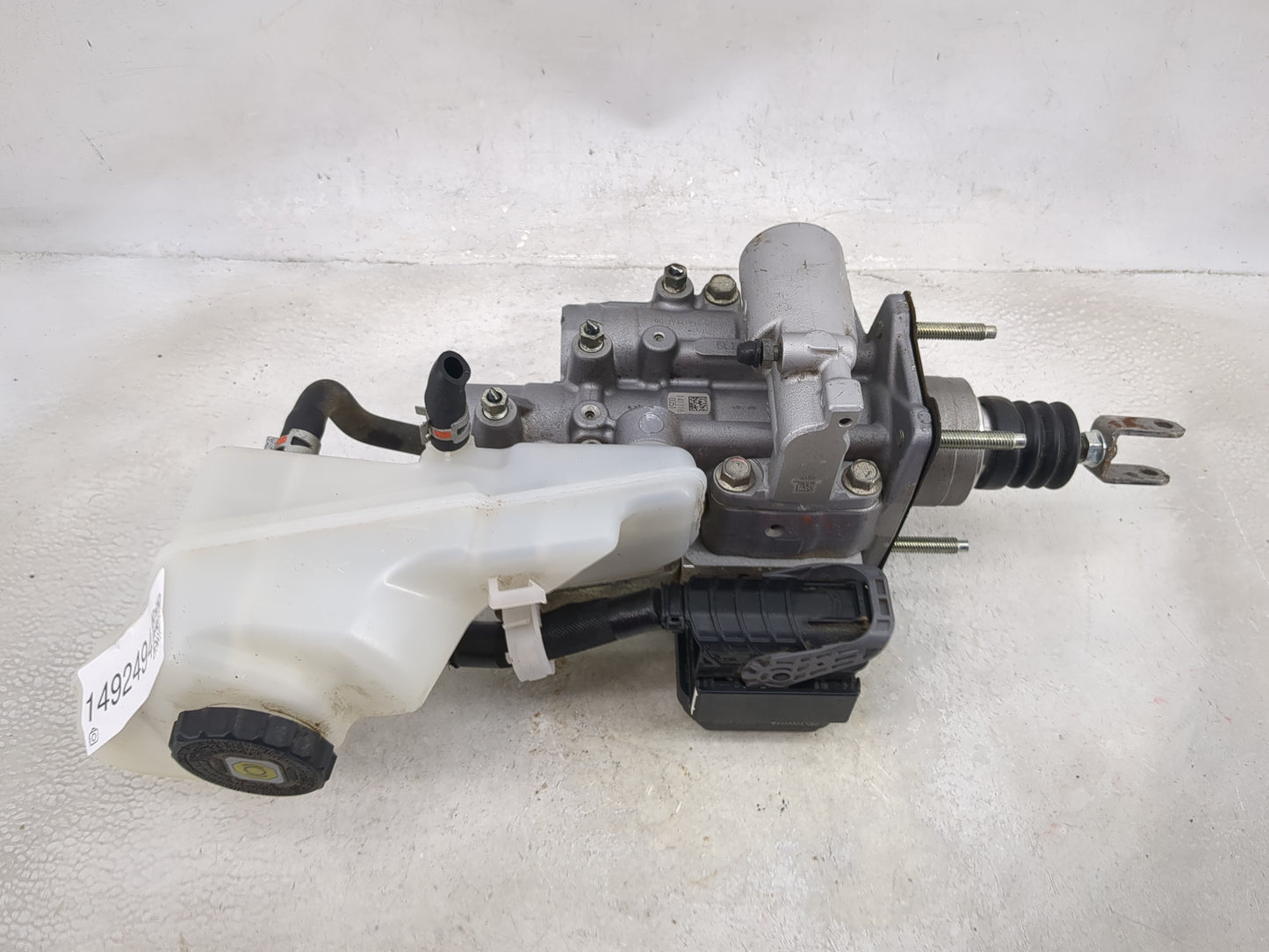 2016-2018 Toyota Prius Power Brake Booster Oem - Oemusedautoparts1.com