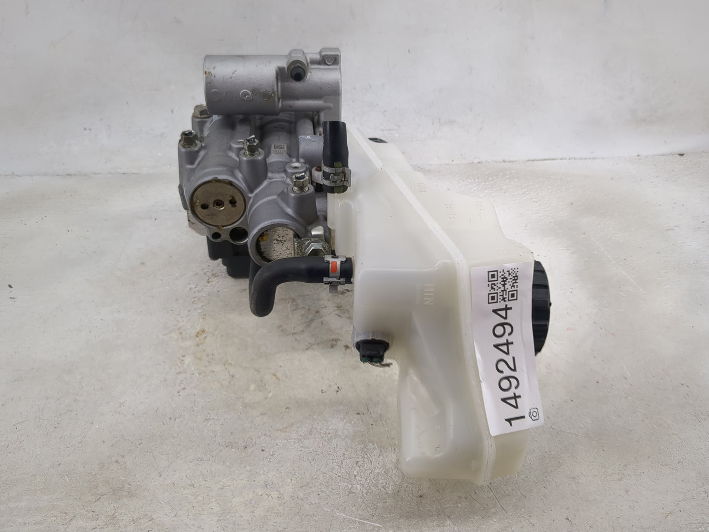 2016-2018 Toyota Prius Power Brake Booster Oem - Oemusedautoparts1.com
