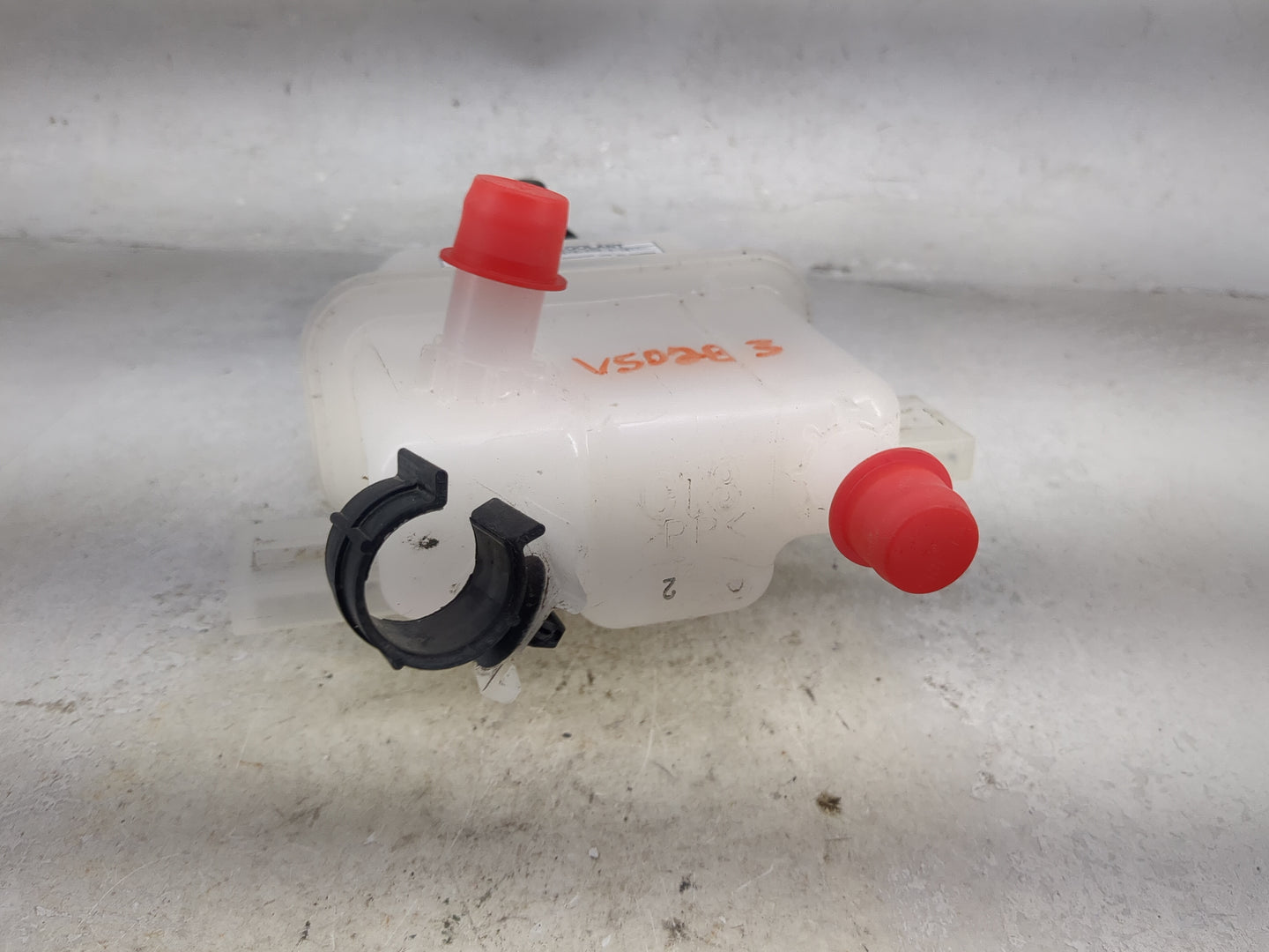 2016-2022 Toyota Prius Radiator Coolant Overflow Expansion Tank Bottle - Oemusedautoparts1.com