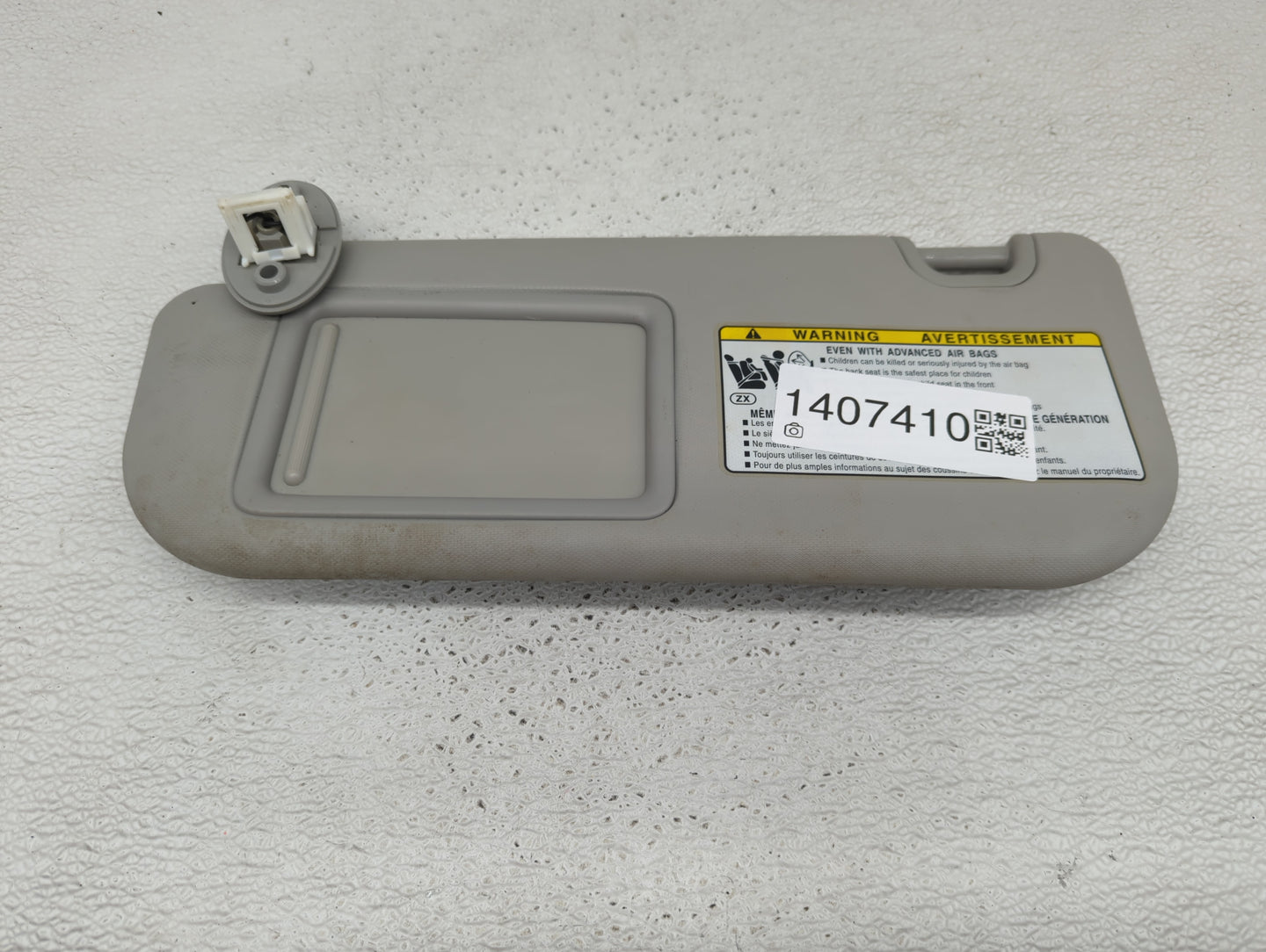 2019-2022 Toyota Rav4 Sun Visor Shade Replacement Driver Left Mirror Fits Fits 2019 2020 2021 2022 OEM Used Auto Parts - Oem