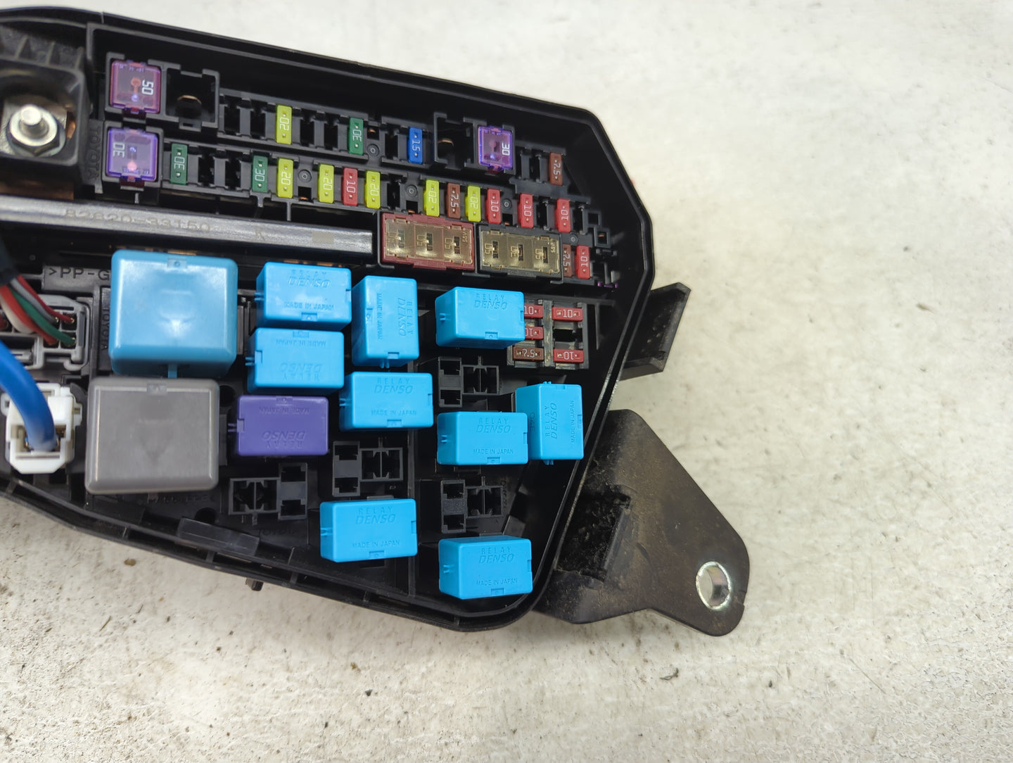 2019-2022 Toyota Rav4 Fusebox Fuse Box Panel Relay Module Fits Fits 2019 2020 2021 2022 OEM Used Auto Parts - Oemusedautopar