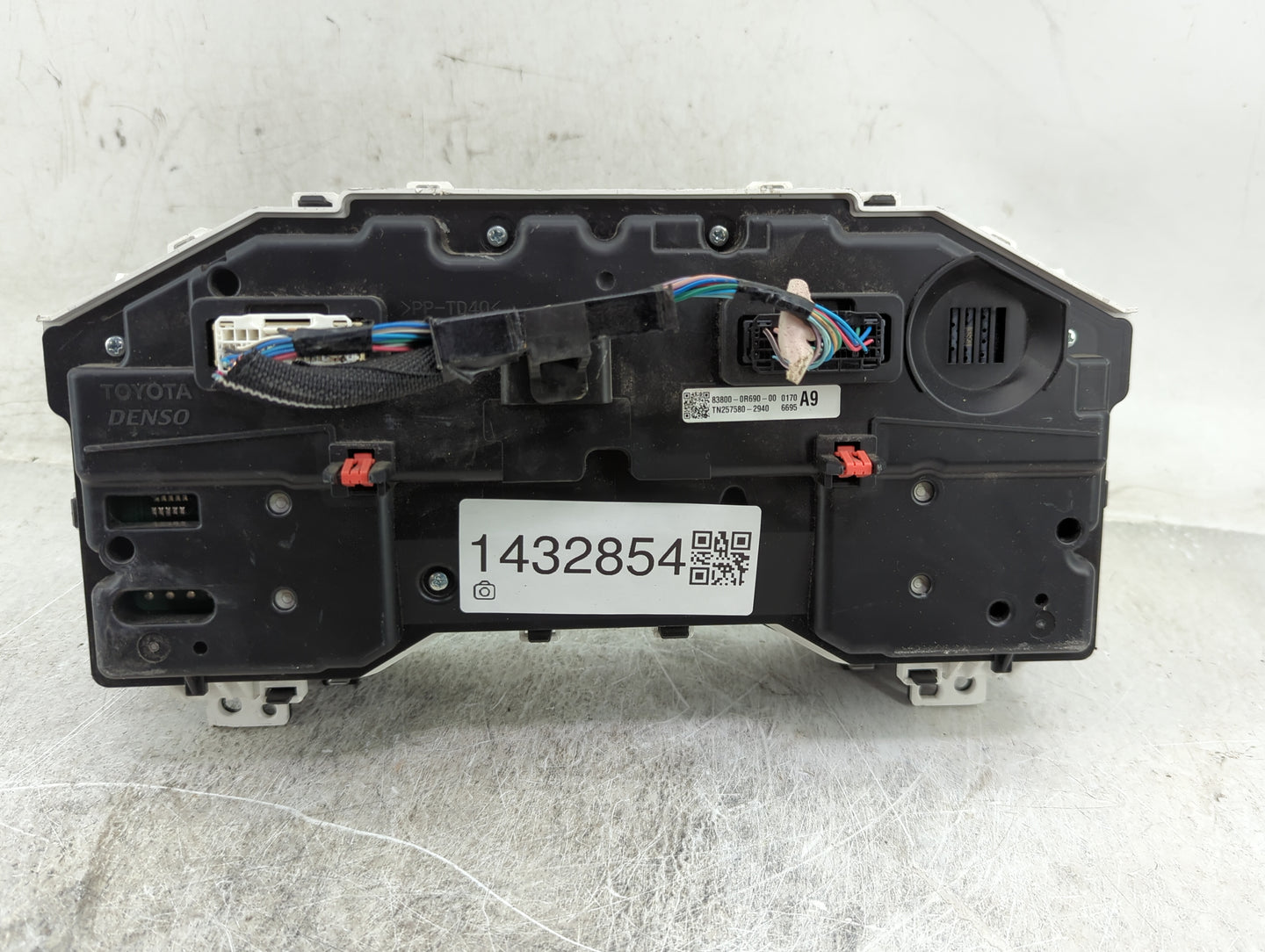 2019-2020 Toyota Rav4 Instrument Cluster Speedometer Gauges P/N:83800-0R690-00 Fits Fits 2019 2020 OEM Used Auto Parts - Oem