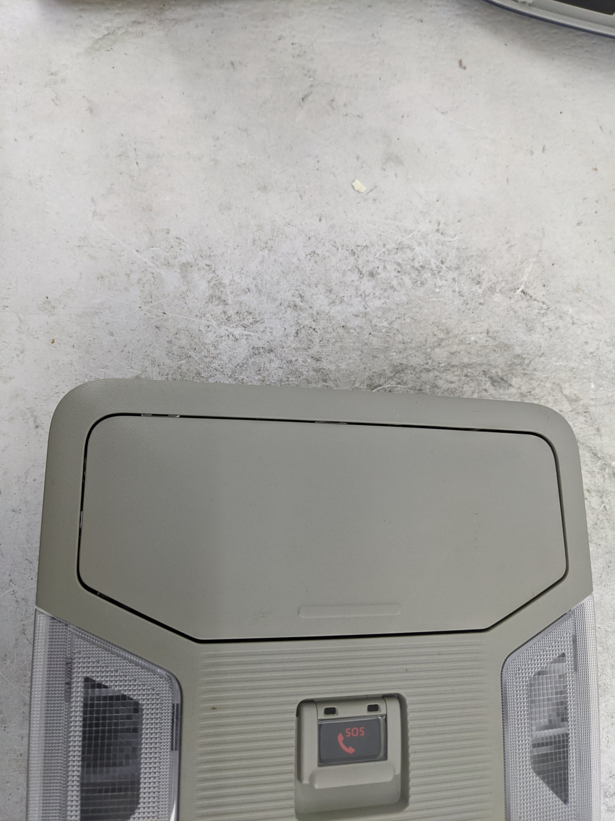 2020 Toyota Rav4 Overhead Console W/rear Climate Control Tan - Oemusedautoparts1.com