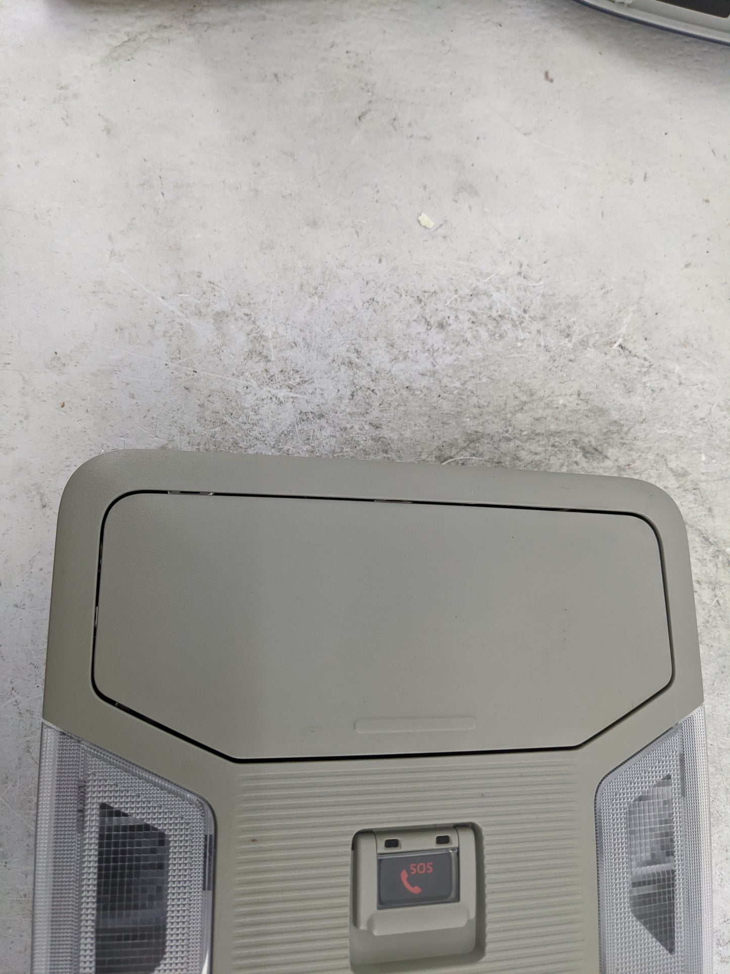 2020 Toyota Rav4 Overhead Console W/rear Climate Control Tan - Oemusedautoparts1.com