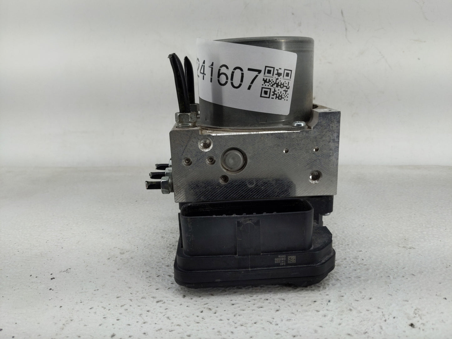 2018-2020 Toyota Sienna ABS Pump Control Module Replacement P/N:44540-08320 Fits Fits 2018 2019 2020 OEM Used Auto Parts - O