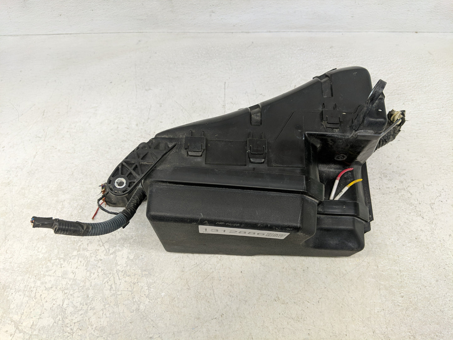 2017-2020 Toyota Sienna Fusebox Fuse Box Panel Relay Module P/N:82672-08200 Fits Fits 2017 2018 2019 2020 OEM Used Auto Part