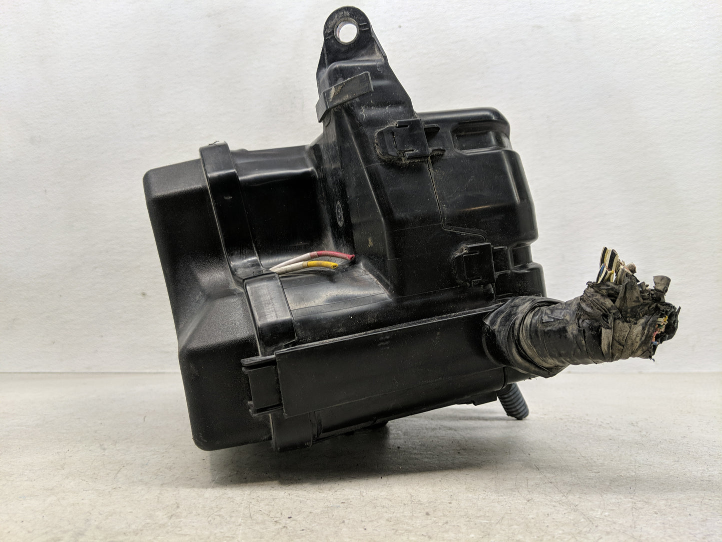 2017-2020 Toyota Sienna Fusebox Fuse Box Panel Relay Module P/N:82672-08200 Fits Fits 2017 2018 2019 2020 OEM Used Auto Part