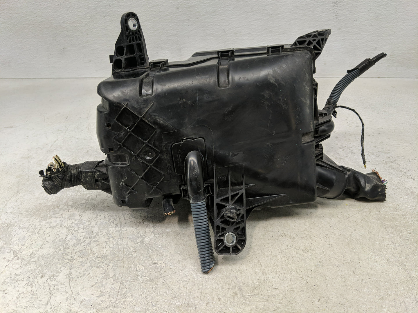 2017-2020 Toyota Sienna Fusebox Fuse Box Panel Relay Module P/N:82672-08200 Fits Fits 2017 2018 2019 2020 OEM Used Auto Part
