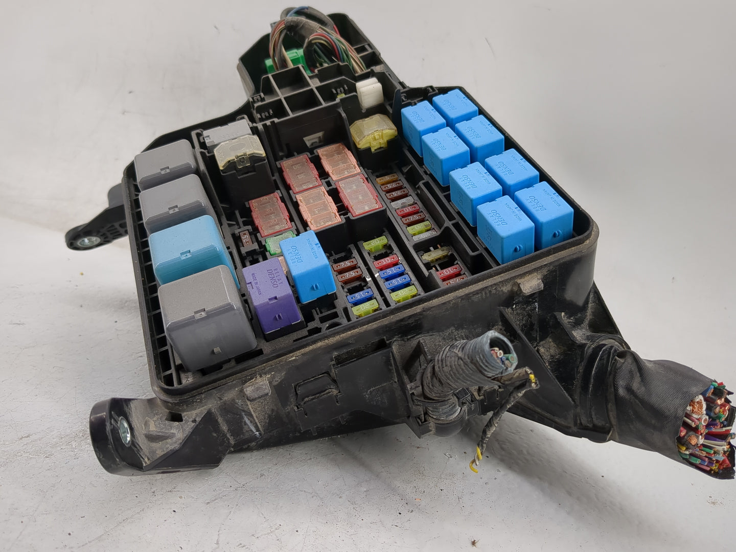 2017-2020 Toyota Sienna Fusebox Fuse Box Panel Relay Module P/N:82672-08200 Fits Fits 2017 2018 2019 2020 OEM Used Auto Part