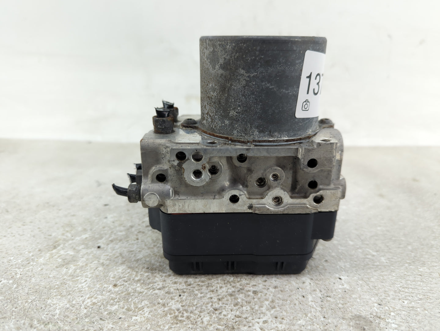 2018-2020 Toyota Sienna ABS Pump Control Module Replacement P/N:44540-08270 Fits Fits 2018 2019 2020 OEM Used Auto Parts - O