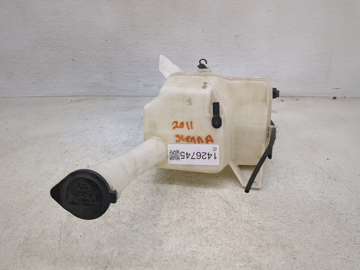 2004-2020 Toyota Sienna Windshield Washer Fluid Reservoir Bottle Oem - Oemusedautoparts1.com