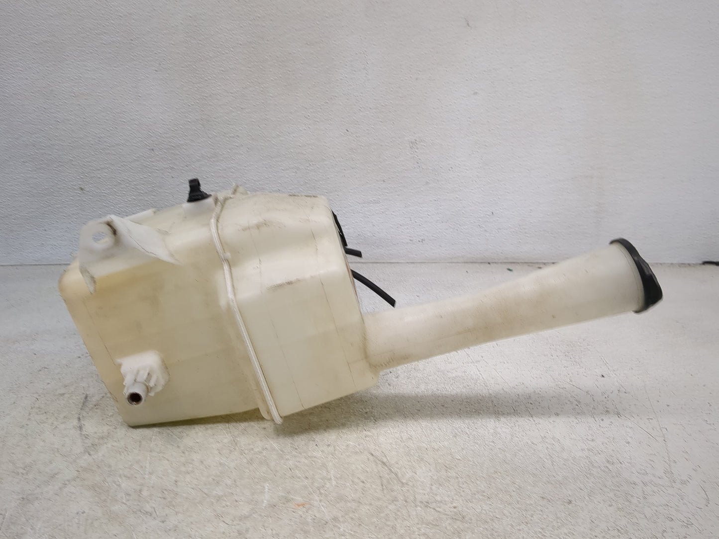2004-2020 Toyota Sienna Windshield Washer Fluid Reservoir Bottle Oem - Oemusedautoparts1.com