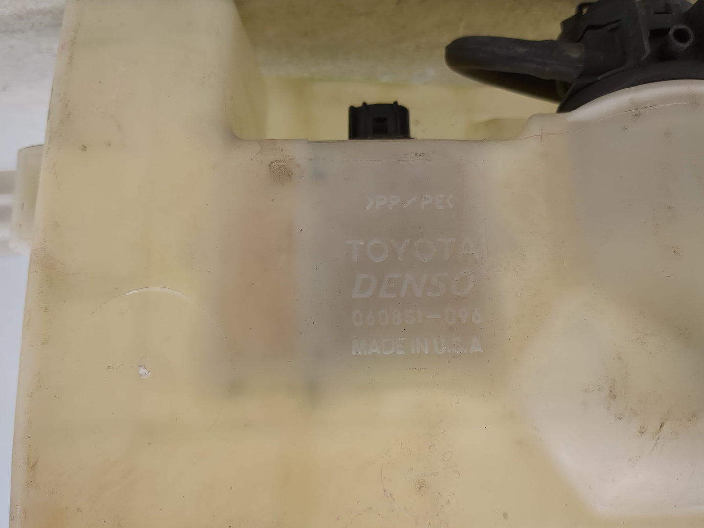 2004-2020 Toyota Sienna Windshield Washer Fluid Reservoir Bottle Oem - Oemusedautoparts1.com