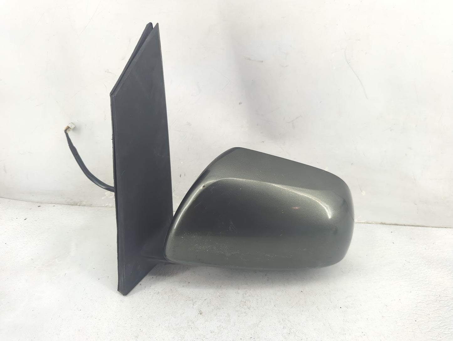 2018-2020 Toyota Sienna Driver Side View Mirror - Left Door Mirror OEM Used - Oemusedautoparts1.com