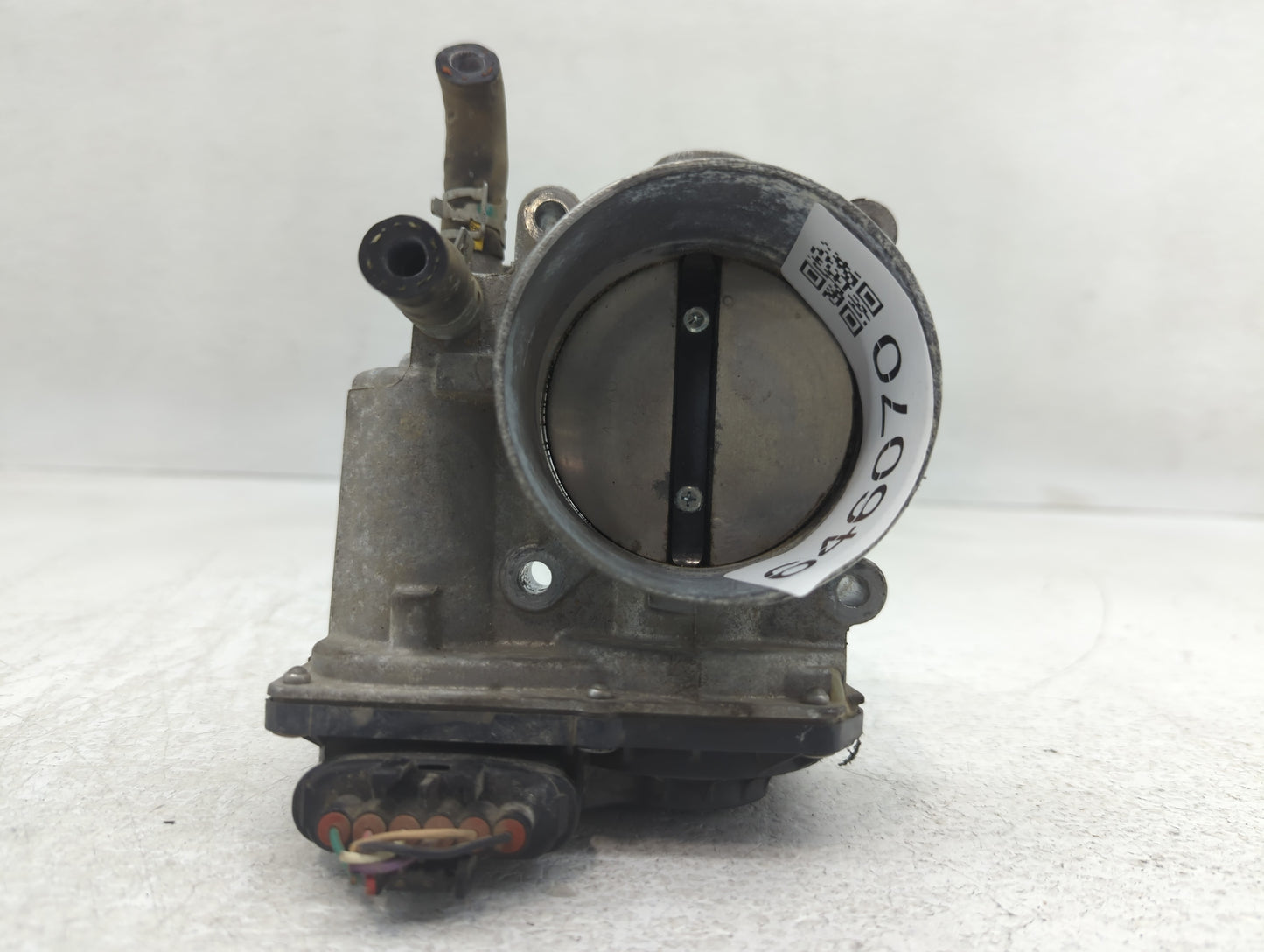 2017-2020 Toyota Sienna Throttle Body P/N:22030-0P060 Fits Fits 2016 2017 2018 2019 2020 2021 2022 OEM Used Auto Parts - Oem