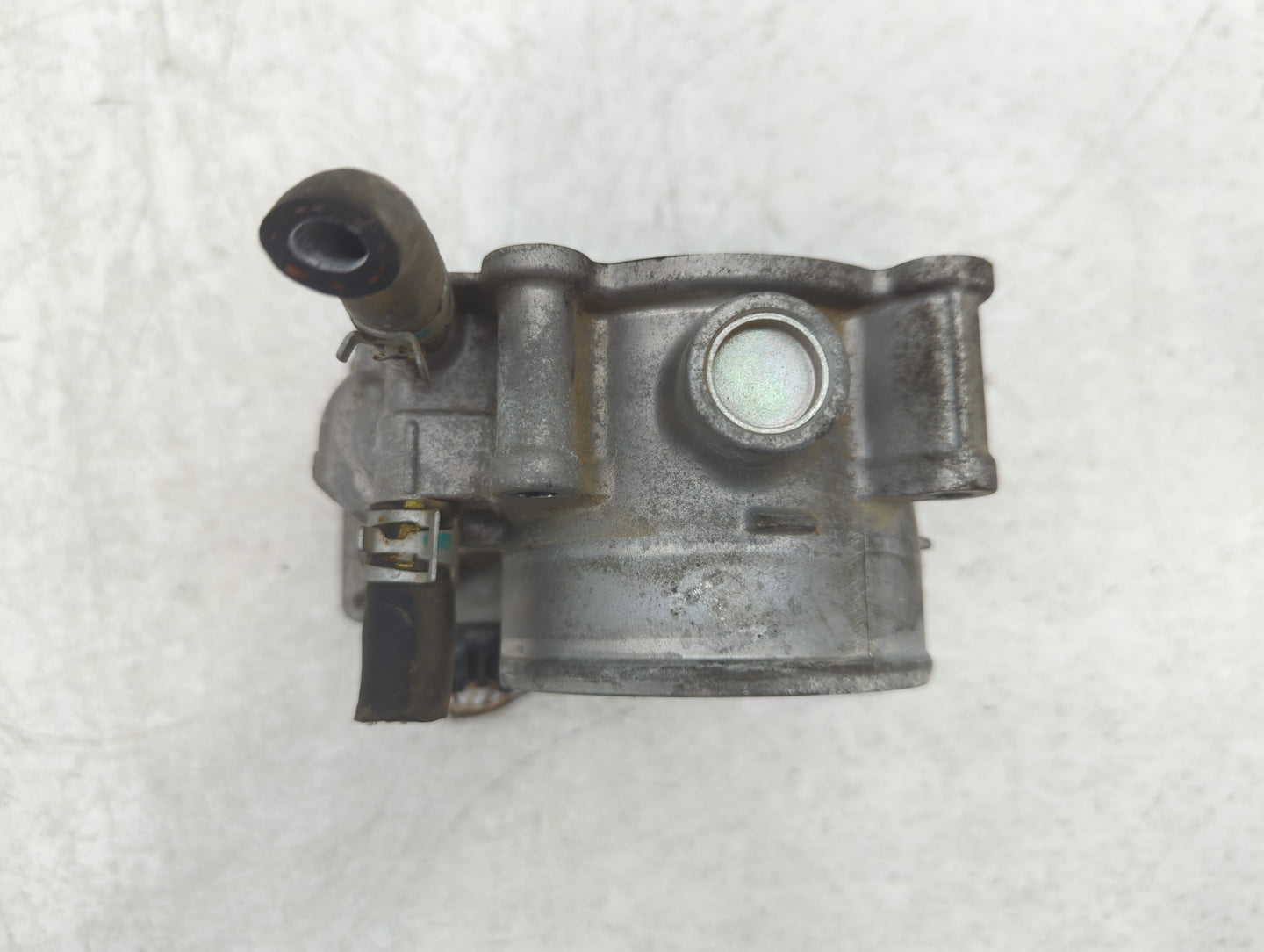2017-2020 Toyota Sienna Throttle Body P/N:22030-0P060 Fits Fits 2016 2017 2018 2019 2020 2021 2022 OEM Used Auto Parts - Oem