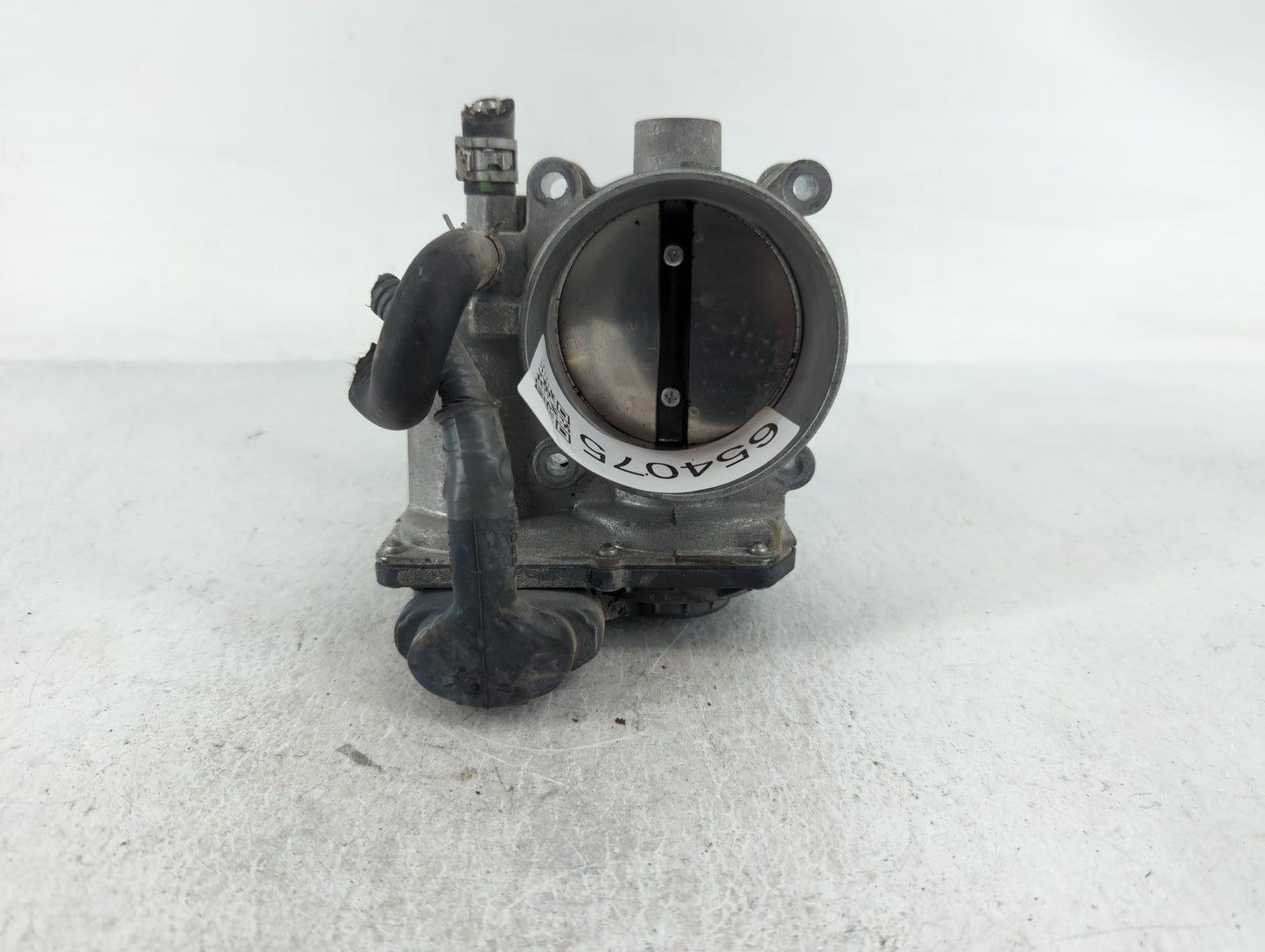 2017-2020 Toyota Sienna Throttle Body P/N:22030-0P060 Fits Fits 2016 2017 2018 2019 2020 2021 2022 OEM Used Auto Parts - Oem