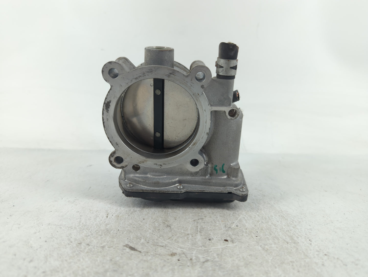 2017-2020 Toyota Sienna Throttle Body P/N:22030-0P060 Fits Fits 2016 2017 2018 2019 2020 2021 2022 OEM Used Auto Parts - Oem