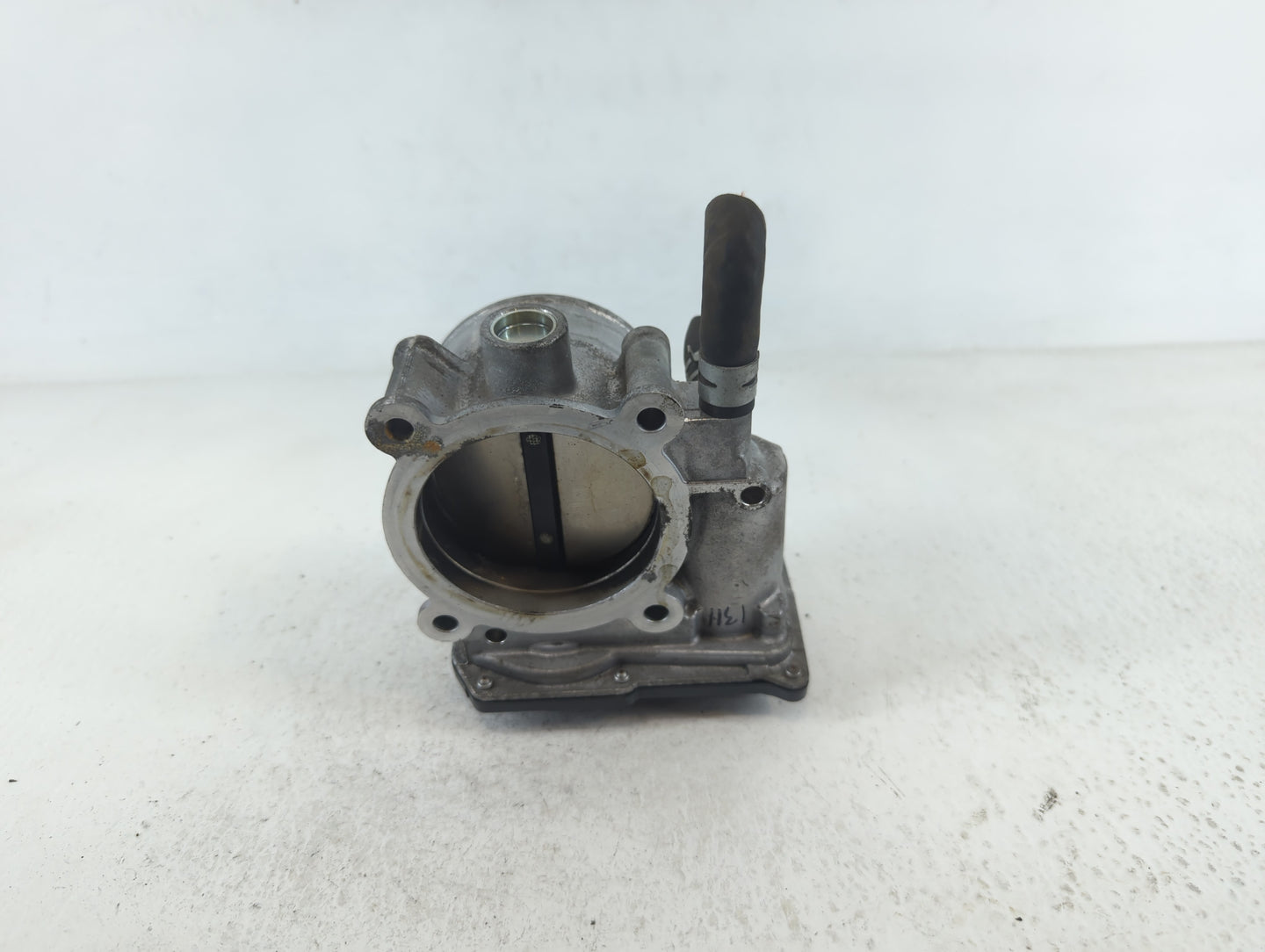 2017-2020 Toyota Sienna Throttle Body P/N:22030-0P060 Fits Fits 2016 2017 2018 2019 2020 2021 2022 OEM Used Auto Parts - Oem