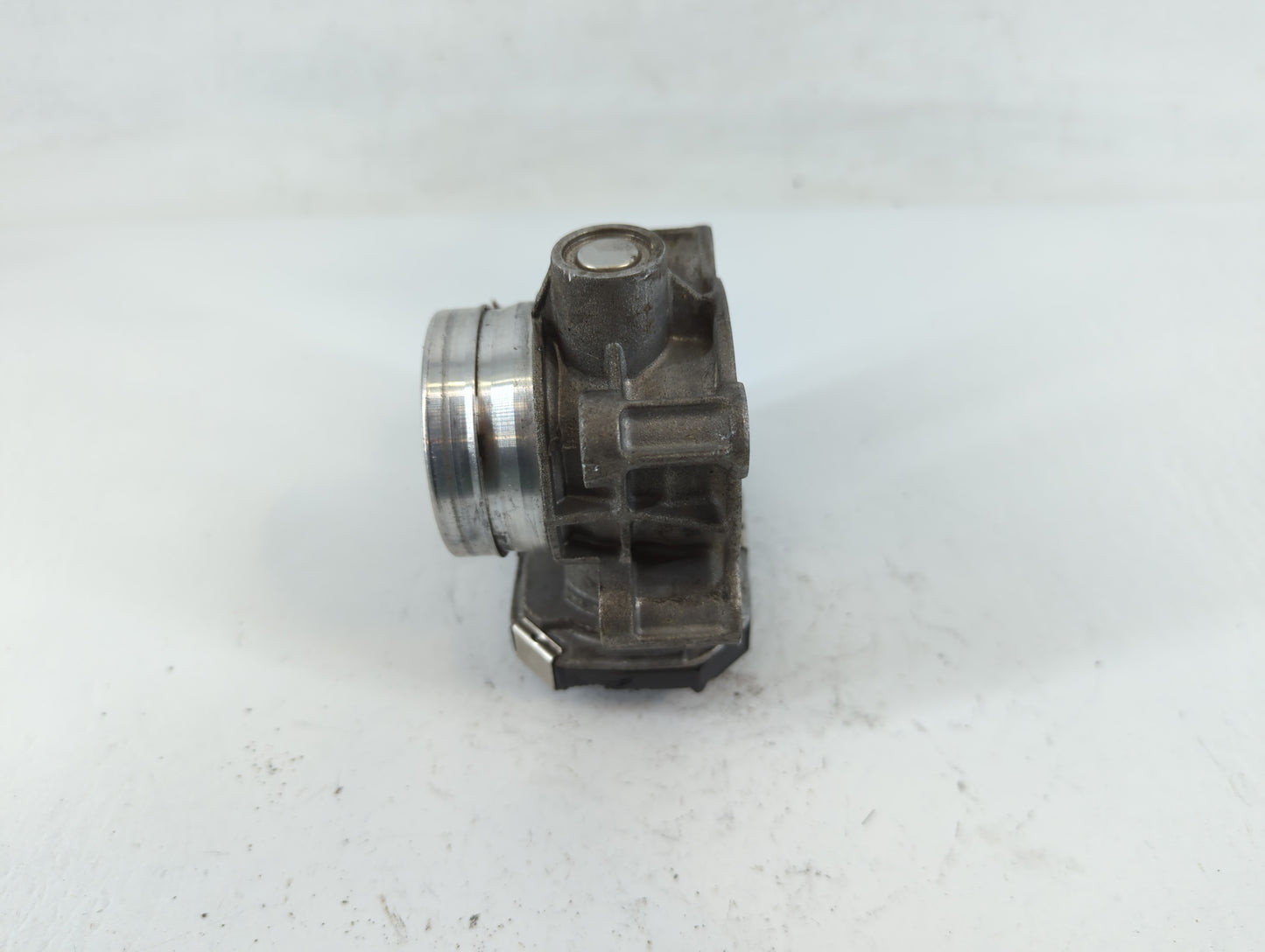 2017-2020 Toyota Sienna Throttle Body P/N:12671379AA Fits Fits 2016 2017 2018 2019 2020 2021 2022 OEM Used Auto Parts - Oemu