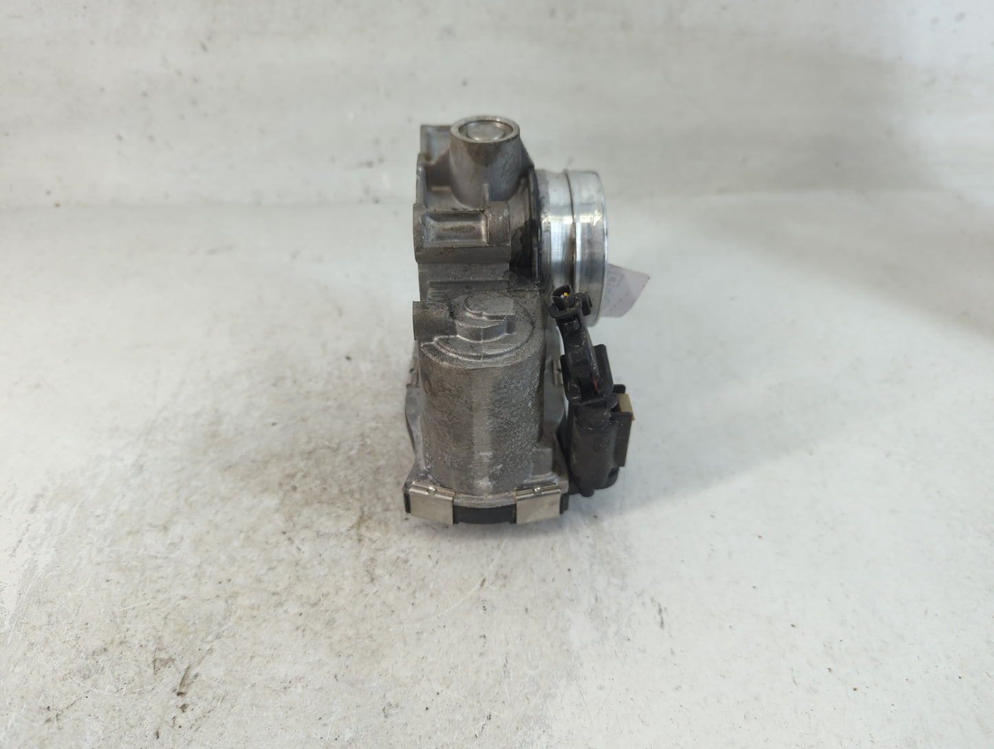 2017-2020 Toyota Sienna Throttle Body P/N:12671379AA Fits Fits 2016 2017 2018 2019 2020 2021 2022 OEM Used Auto Parts - Oemu