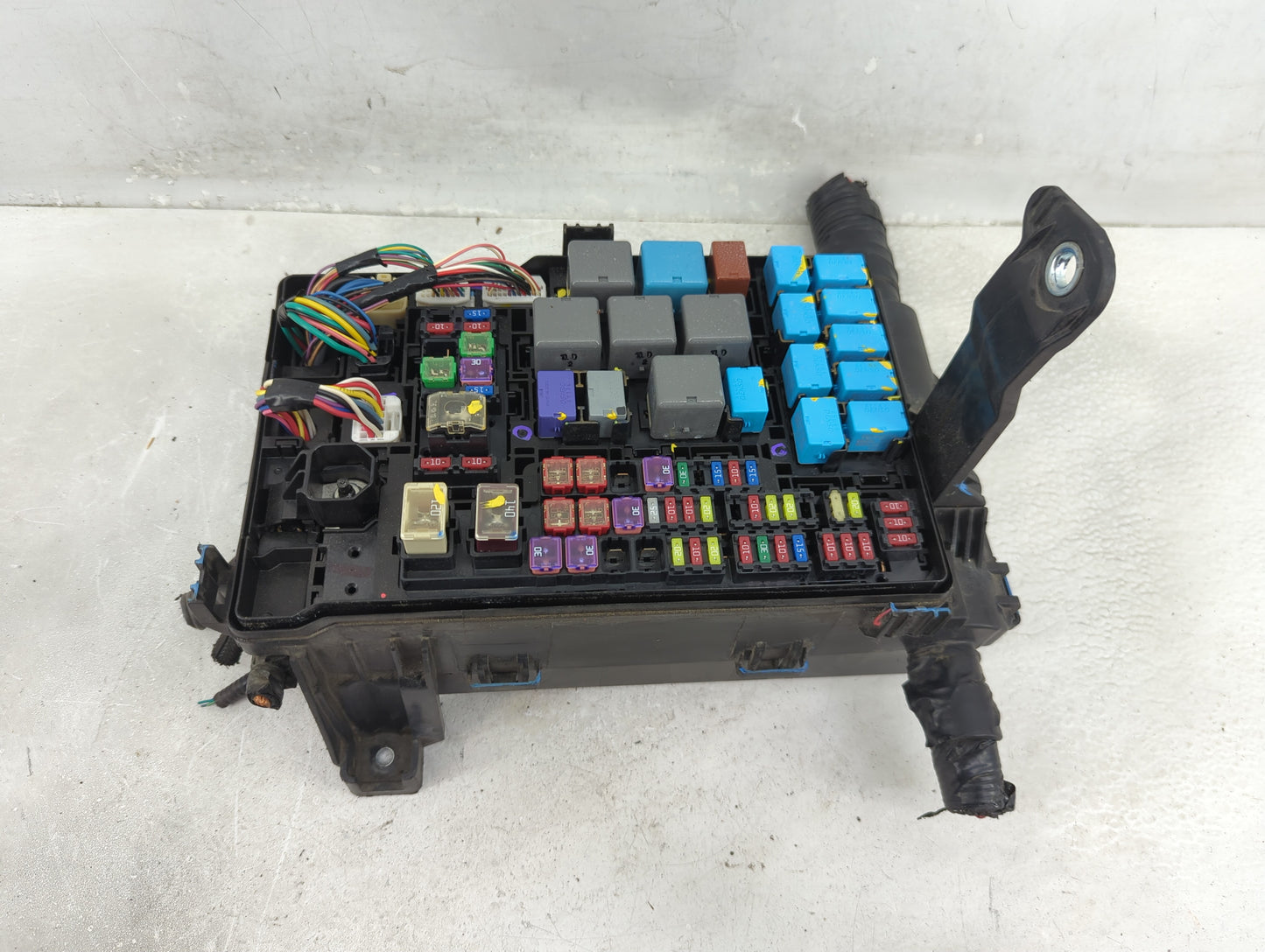 2016-2022 Toyota Tacoma Fusebox Fuse Box Panel Relay Module Fits Fits 2016 2017 2018 2019 2020 2021 2022 OEM Used Auto Parts