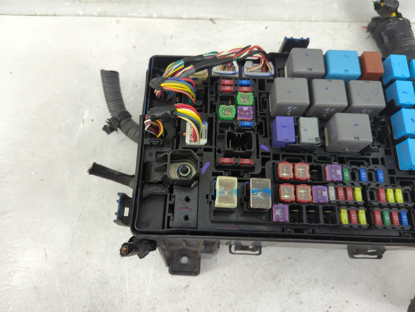 2016-2022 Toyota Tacoma Fusebox Fuse Box Panel Relay Module Fits Fits 2016 2017 2018 2019 2020 2021 2022 OEM Used Auto Parts