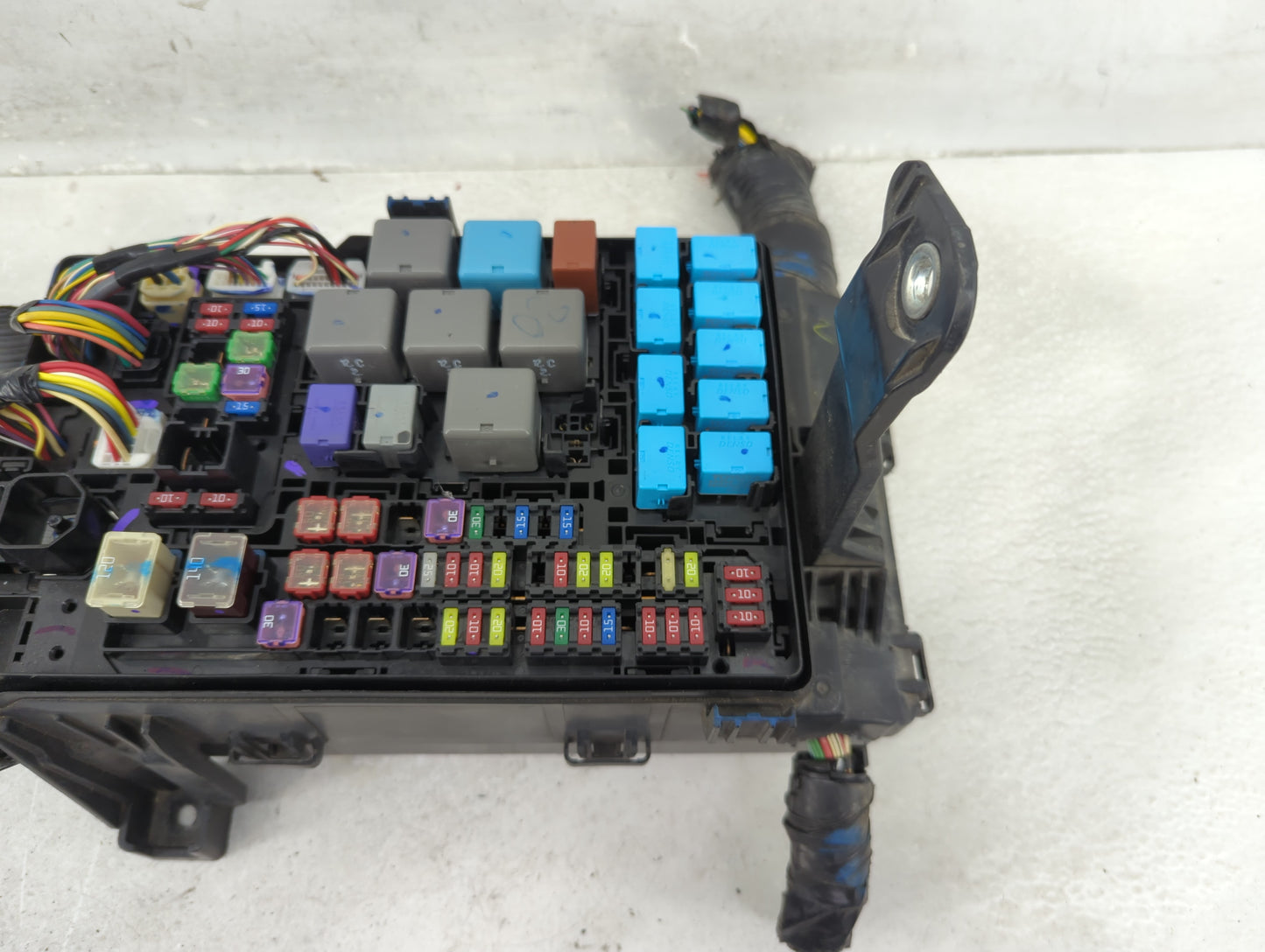 2016-2022 Toyota Tacoma Fusebox Fuse Box Panel Relay Module Fits Fits 2016 2017 2018 2019 2020 2021 2022 OEM Used Auto Parts