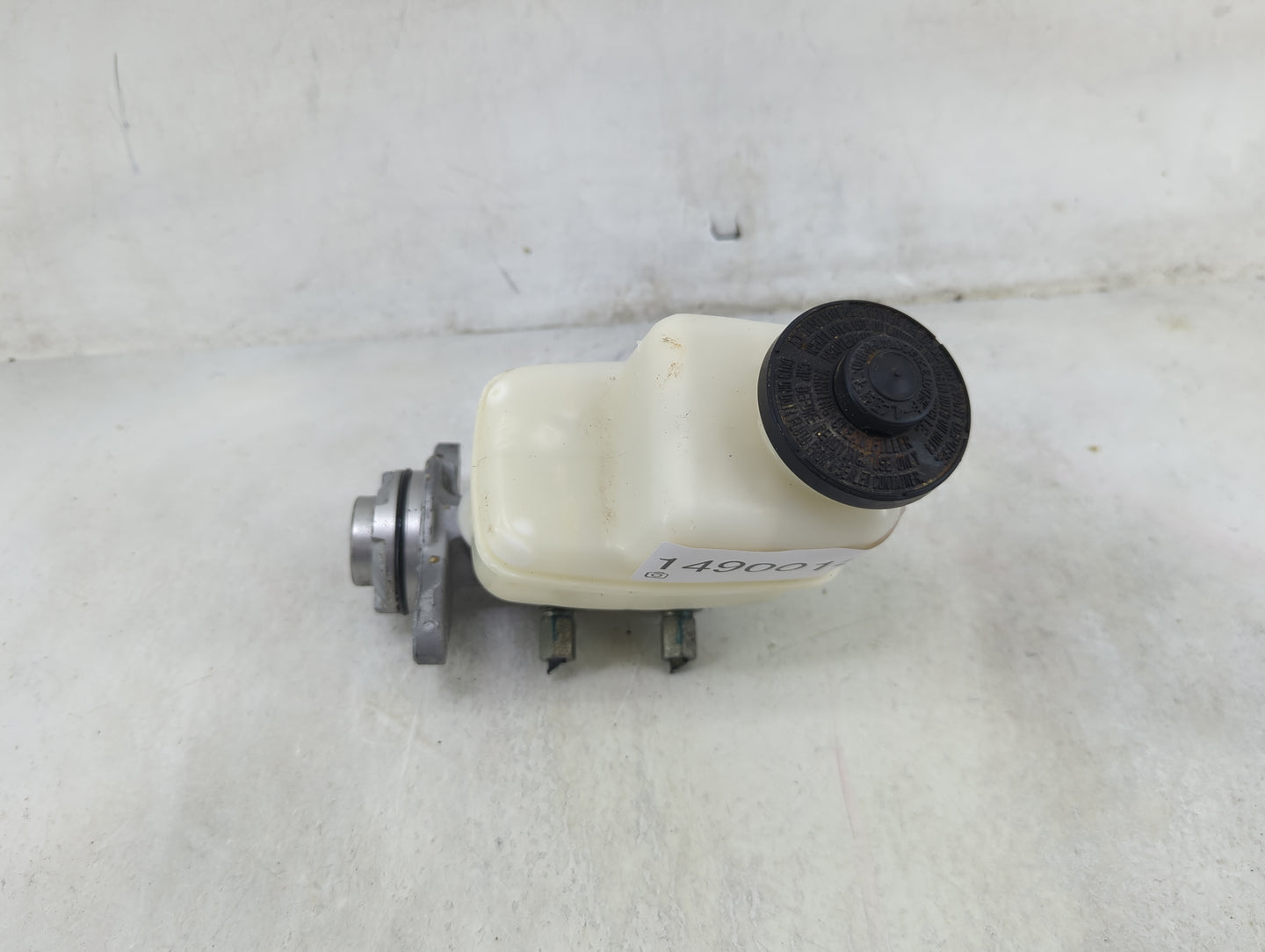 2009-2022 Toyota Tacoma Brake Master Cylinder 1490015 - Oemusedautoparts1.com