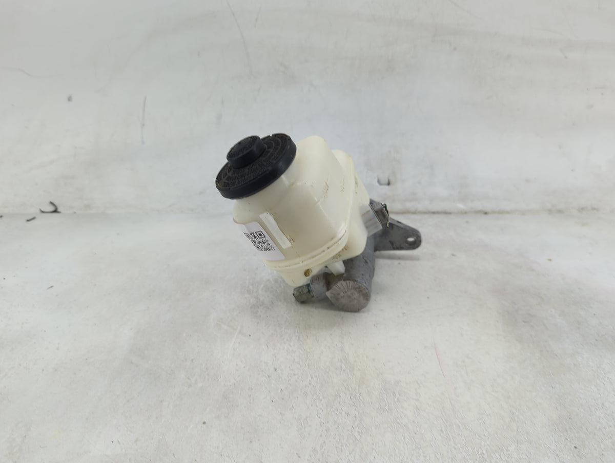 2009-2022 Toyota Tacoma Brake Master Cylinder 1490015 - Oemusedautoparts1.com