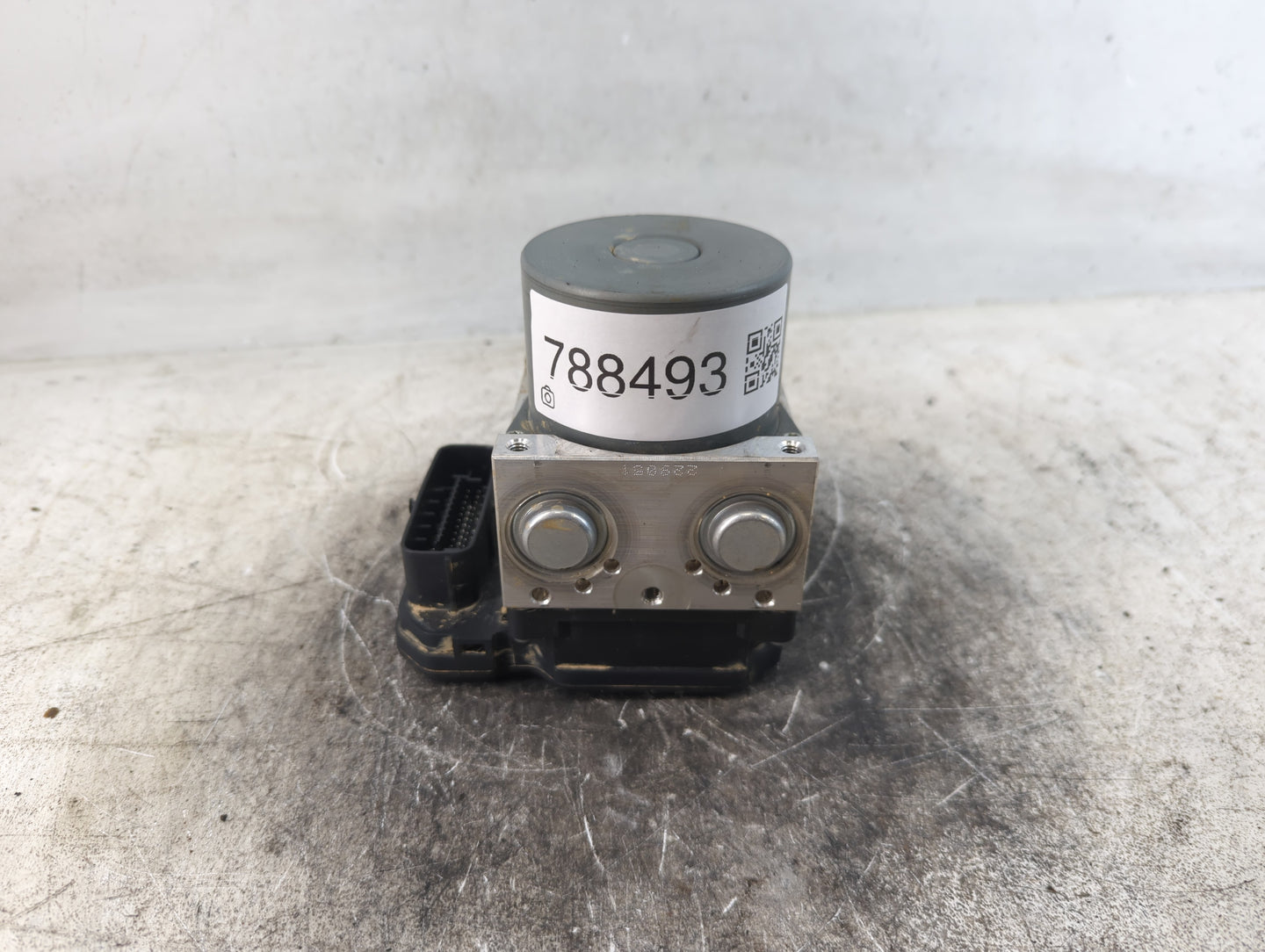 2016-2022 Toyota Tacoma ABS Pump Control Module Replacement P/N:44540-04200 Fits Fits 2016 2017 2018 2019 2020 2021 2022 OEM