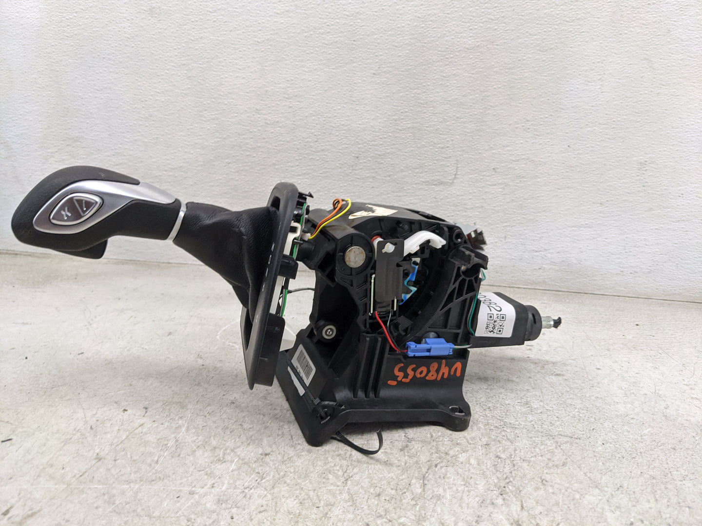 2020 Transit Connect Floor Console Assembly Shifter - Oemusedautoparts1.com