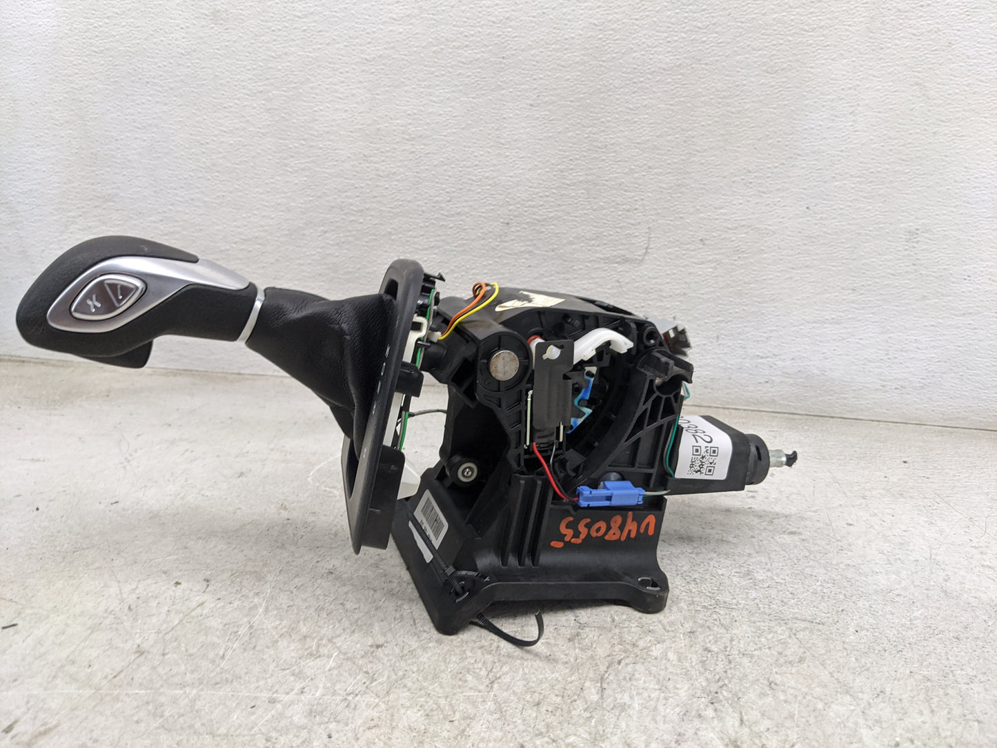 2020 Transit Connect Floor Console Assembly Shifter - Oemusedautoparts1.com