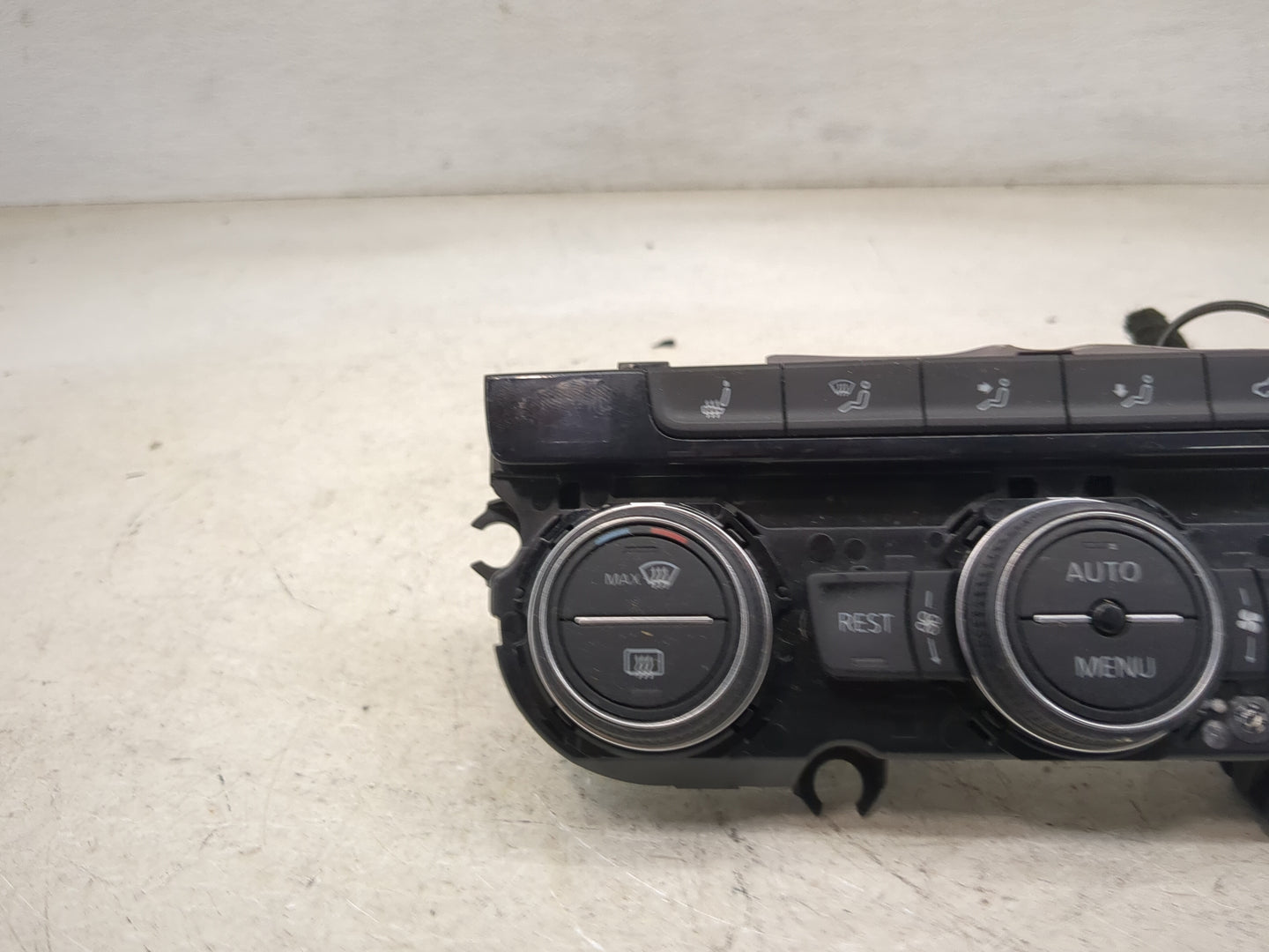 2020 Volkswagen Atlas Climate Control Module Temperature AC/Heater Replacement P/N:3CN907040A 5HB013565-32 Fits OEM Used Aut
