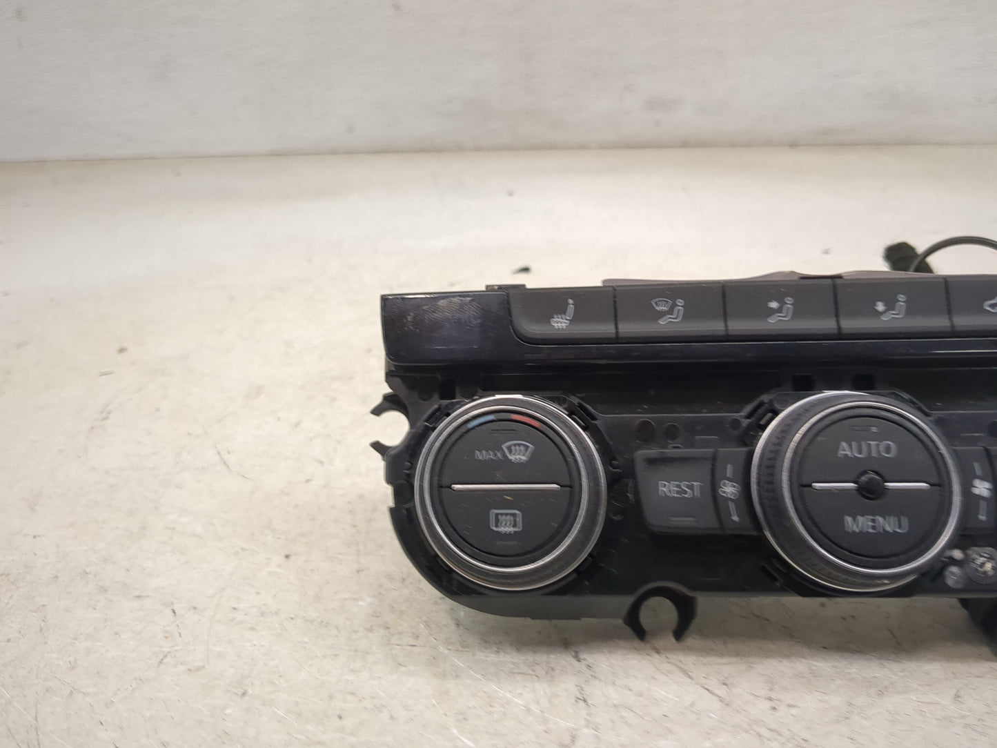 2020 Volkswagen Atlas Climate Control Module Temperature AC/Heater Replacement P/N:3CN907040A 5HB013565-32 Fits OEM Used Aut