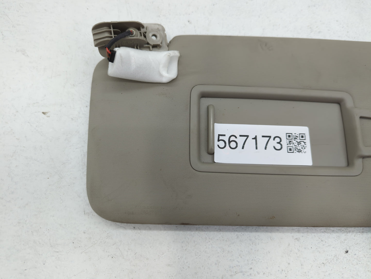 2020-2022 Volkswagen Atlas Sun Visor Shade Replacement Driver Left Mirror Fits Fits 2020 2021 2022 OEM Used Auto Parts - Oem