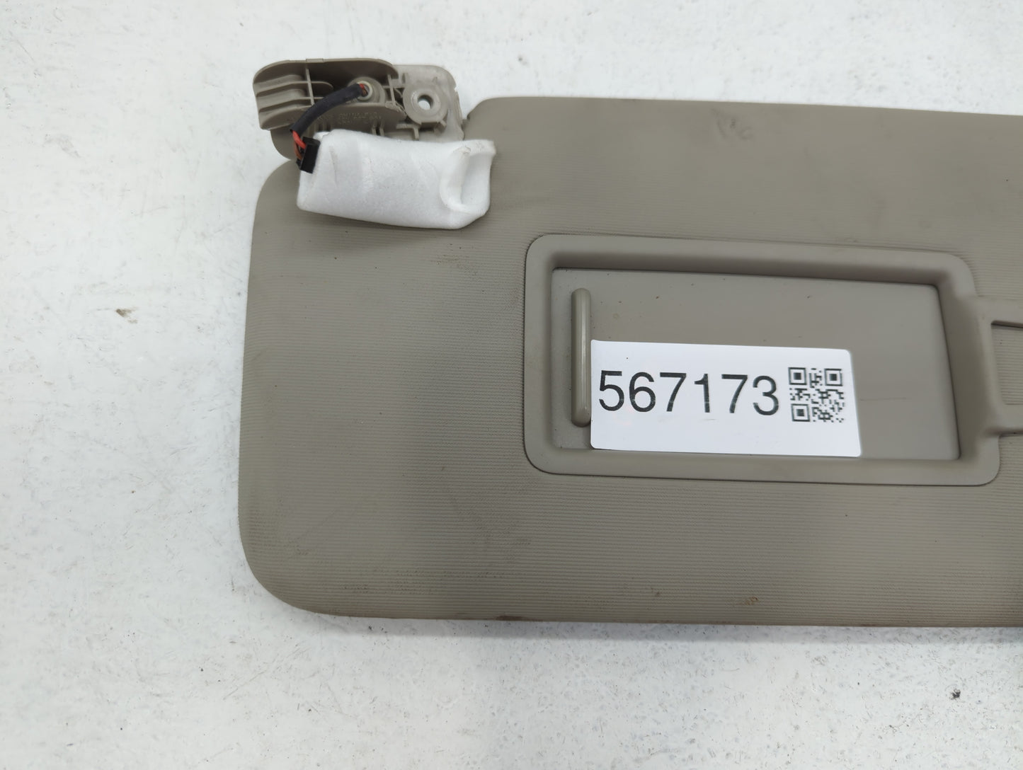 2020-2022 Volkswagen Atlas Sun Visor Shade Replacement Driver Left Mirror Fits Fits 2020 2021 2022 OEM Used Auto Parts - Oem
