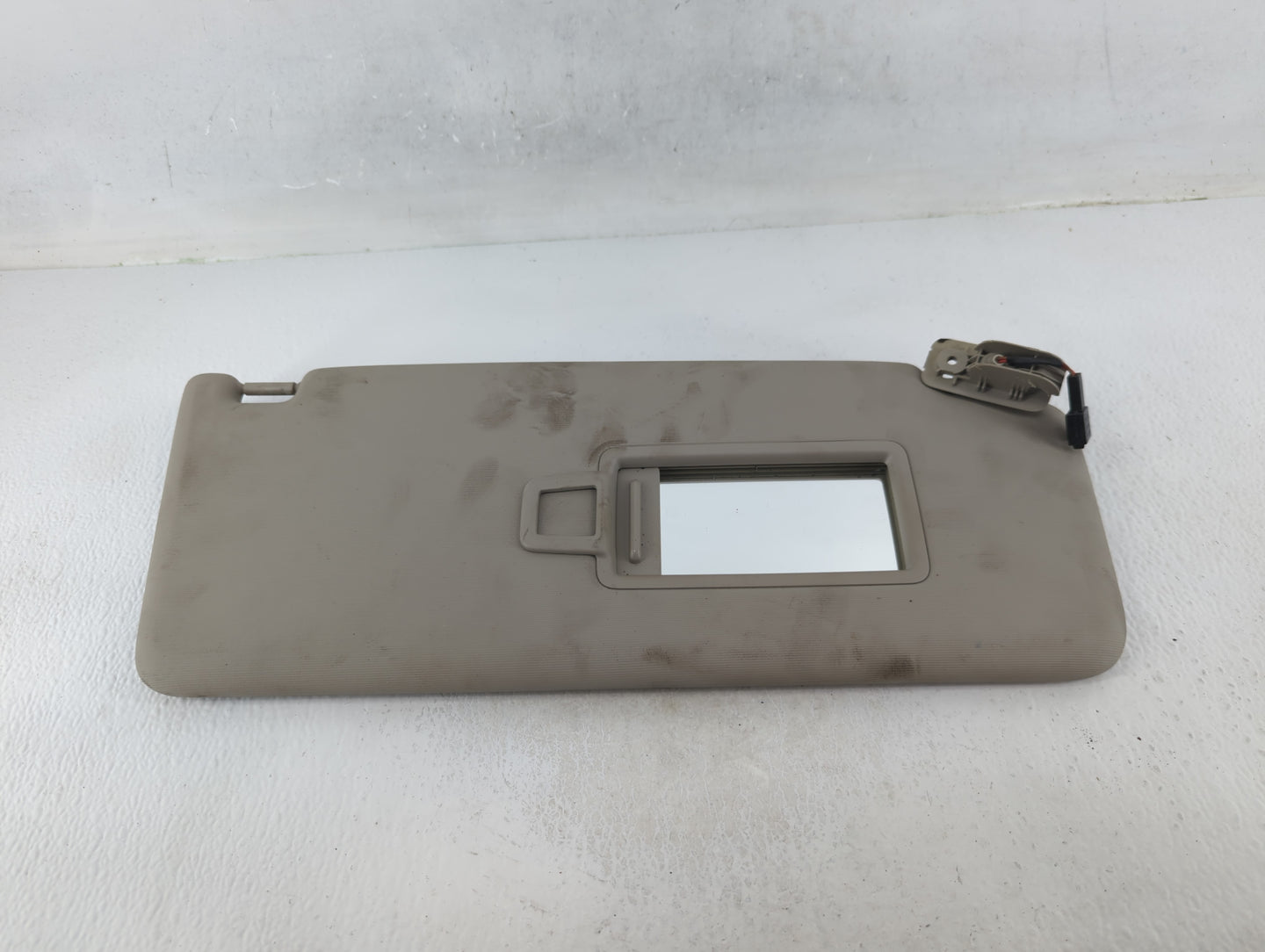 2020-2022 Volkswagen Atlas Sun Visor Shade Replacement Driver Left Mirror Fits Fits 2020 2021 2022 OEM Used Auto Parts - Oem