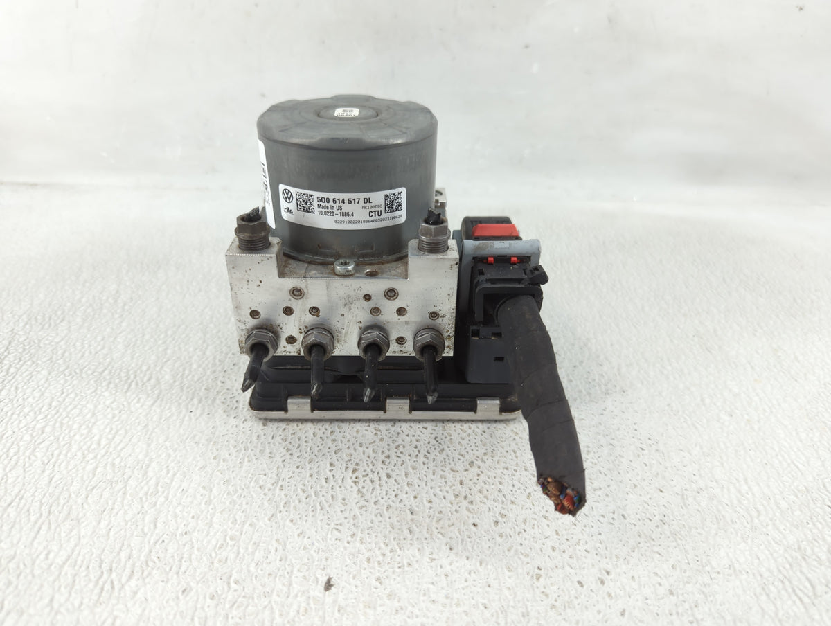 2020 Volkswagen Atlas Cross Sport Anti-Lock Brake ABS Pump Module Actuator OEM P/N:5Q0 614 517 DL Fits Fits 2019 OEM Used Au