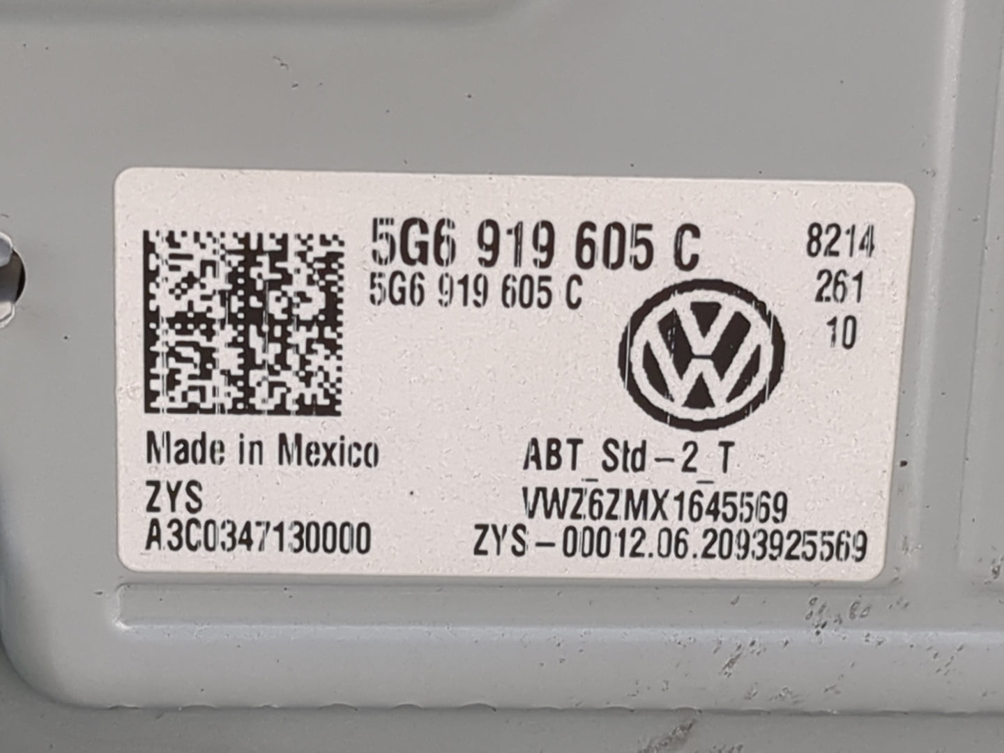 2020-2022 Volkswagen Atlas Cross Sport Information Display Screen 1469455 - Oemusedautoparts1.com