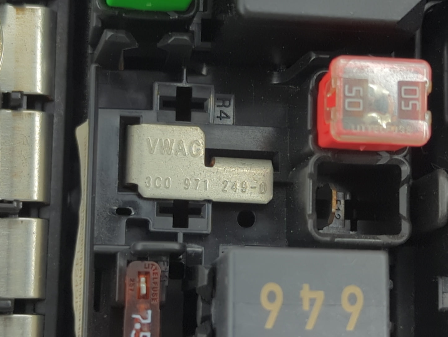 2015-2019 Volkswagen Golf Fusebox Fuse Box Panel Relay Module P/N:5Q0907361C Fits Fits 2015 2016 2017 2018 2019 2020 2021 20