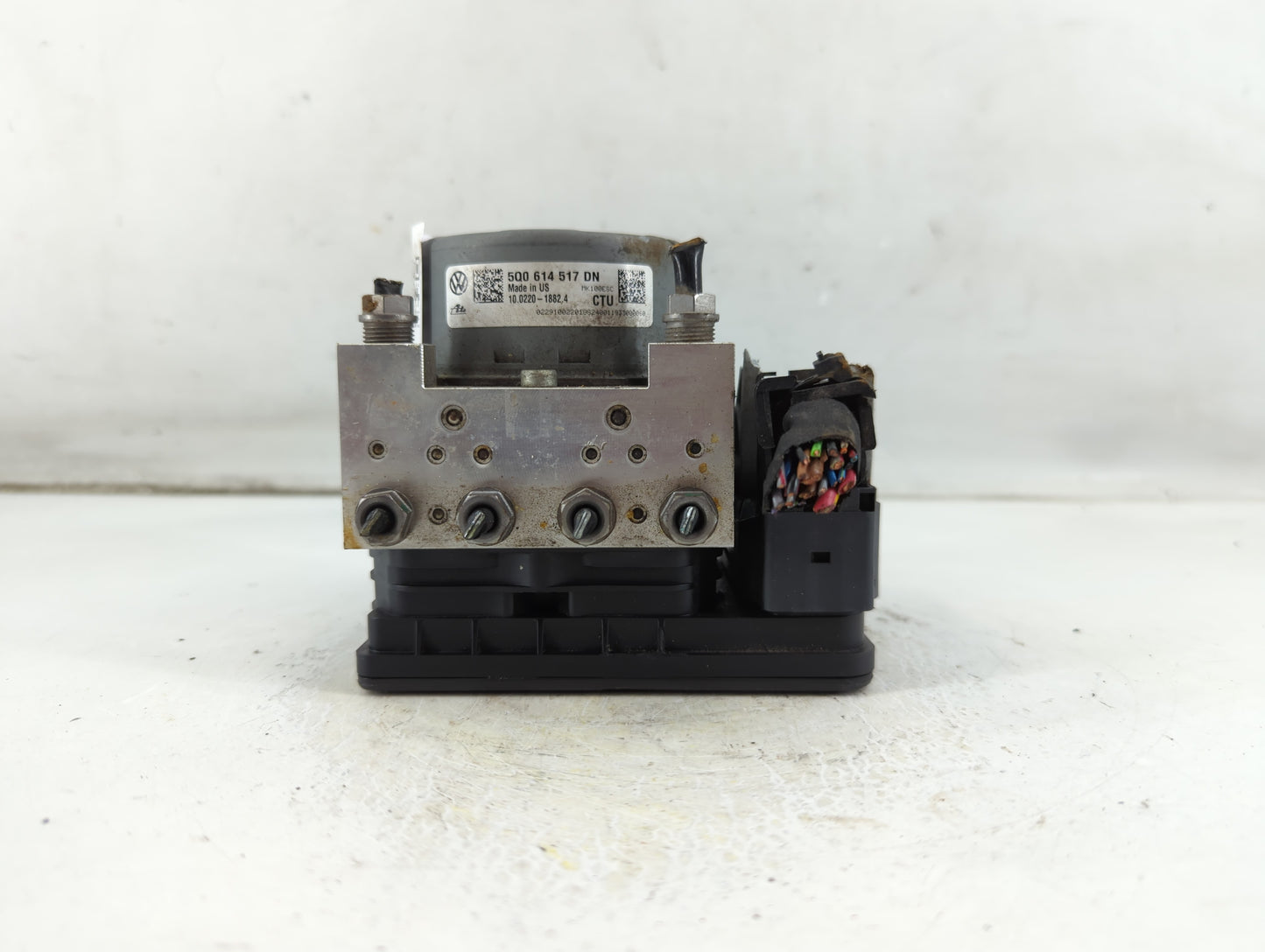 2020 Volkswagen Jetta ABS Pump Control Module Replacement P/N:5Q0 614 517 DN Fits OEM Used Auto Parts - Oemusedautoparts1.co