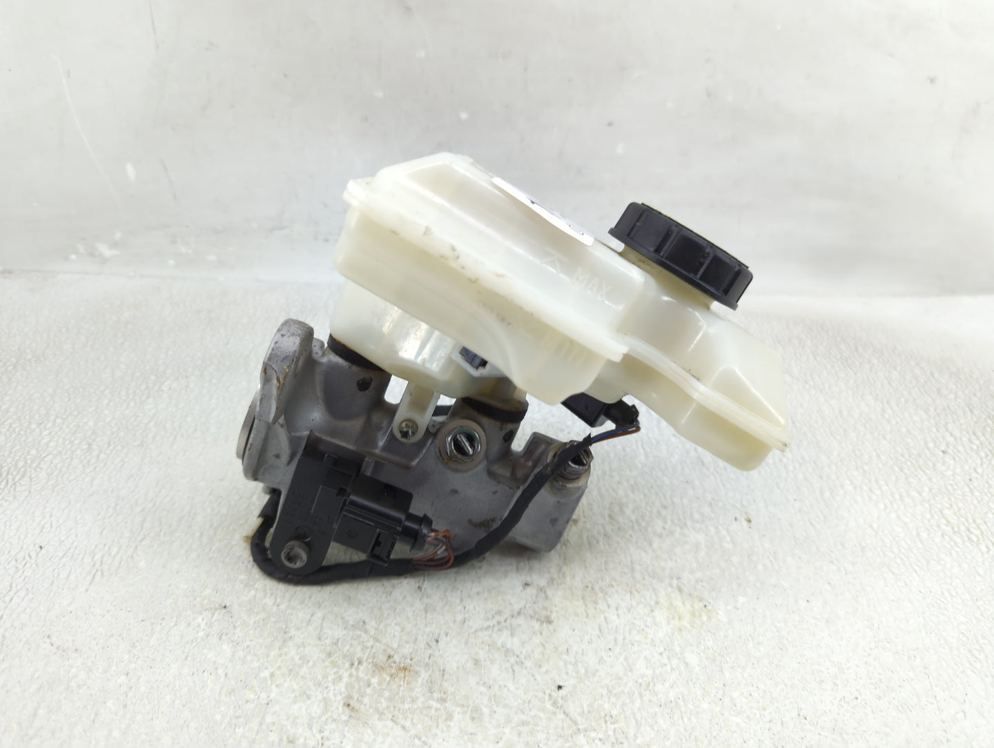 2019-2021 Volkswagen Jetta Brake Master Cylinder 1311365 - Oemusedautoparts1.com