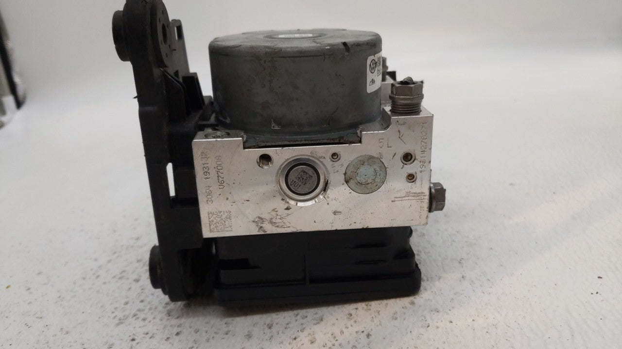 2019 Volkswagen Jetta ABS Pump Control Module Replacement P/N:500 614 517 DN Fits OEM Used Auto Parts - Oemusedautoparts1.co