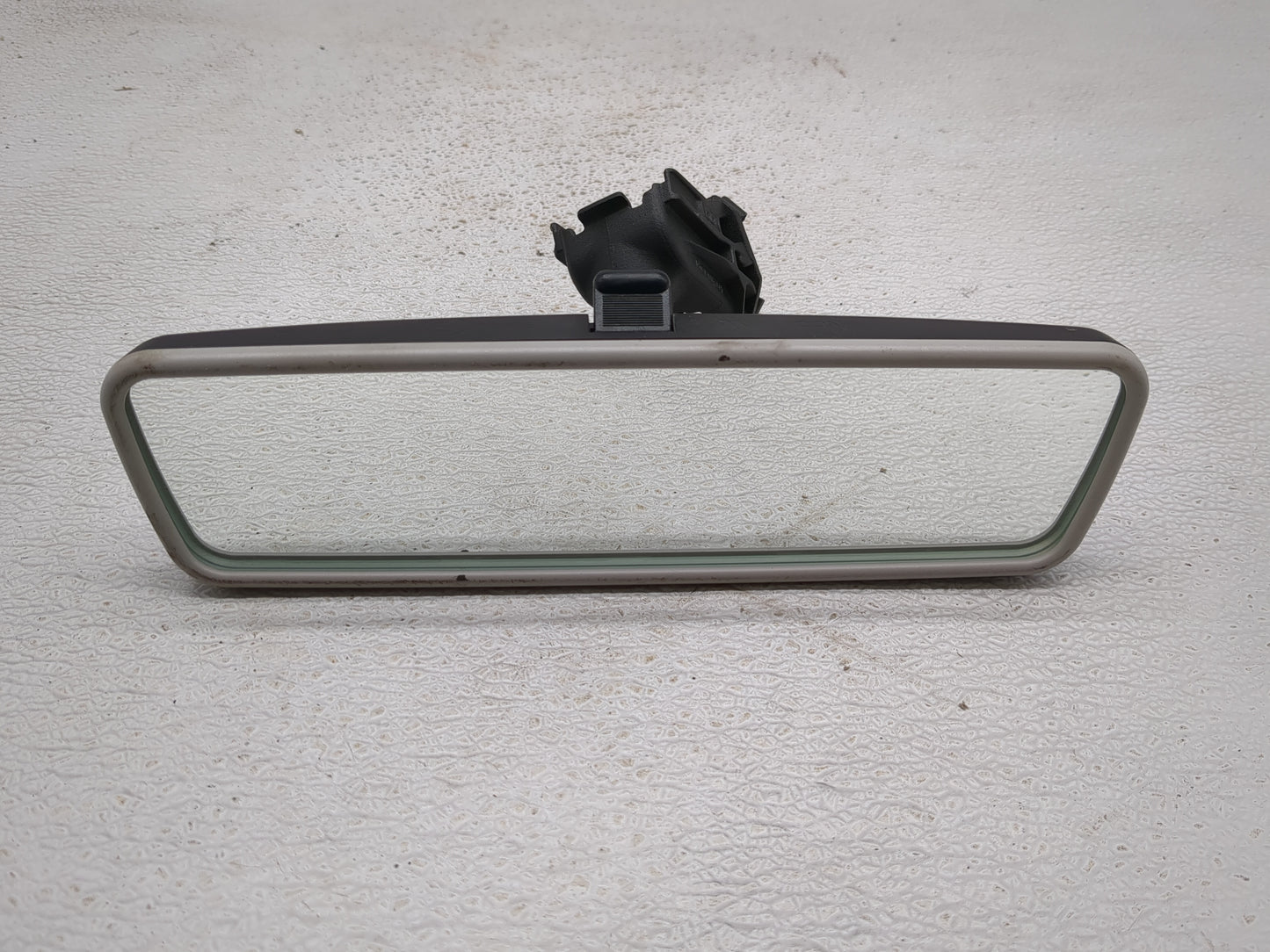 2019-2021 Volkswagen Jetta Interior Rear View Mirror Replacement OEM Fits Fits 2018 2019 2020 2021 2022 OEM Used Auto Parts 