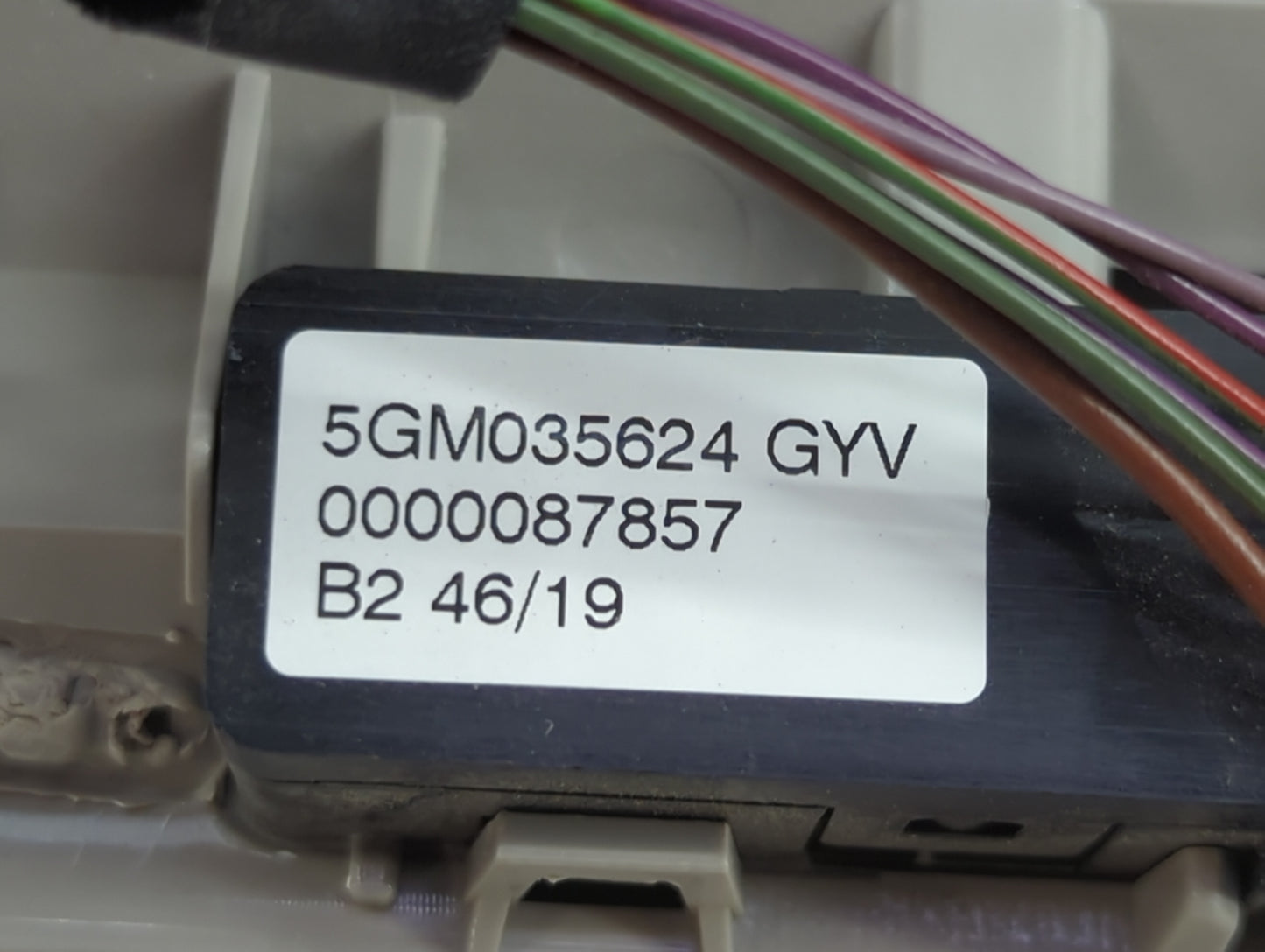 2019-2021 Volkswagen Jetta Overhead Roof Console Gray - Oemusedautoparts1.com