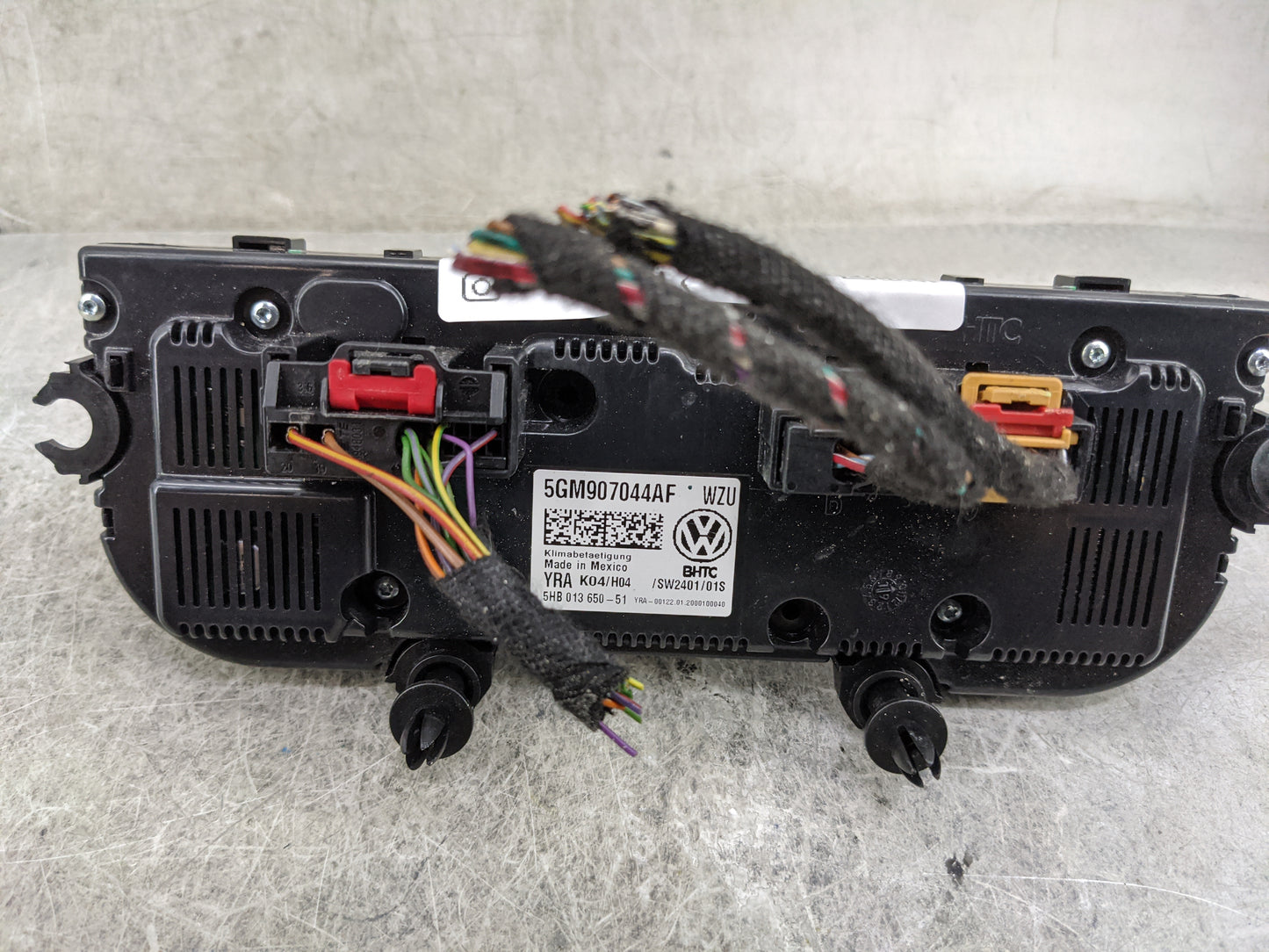 2019-2020 Volkswagen Jetta Climate Control Module Temperature AC/Heater Replacement P/N:5GM907044AF 5HB01365051 Fits OEM Use